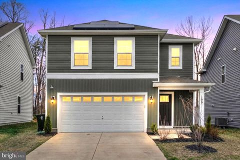Property photo of 166 Charming Forest Ave, La Plata, MD 20646