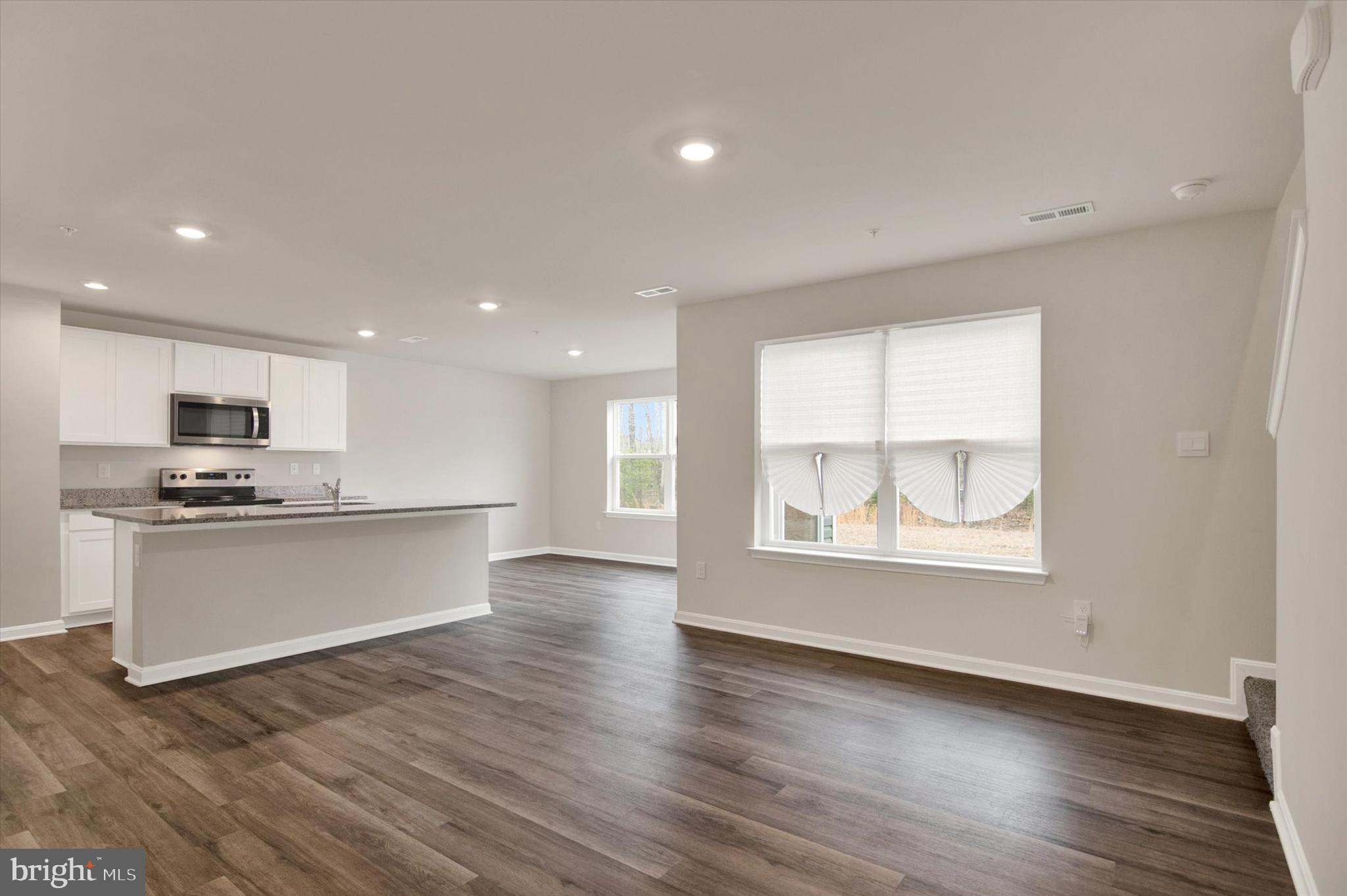 166 CHARMING FOREST AVE