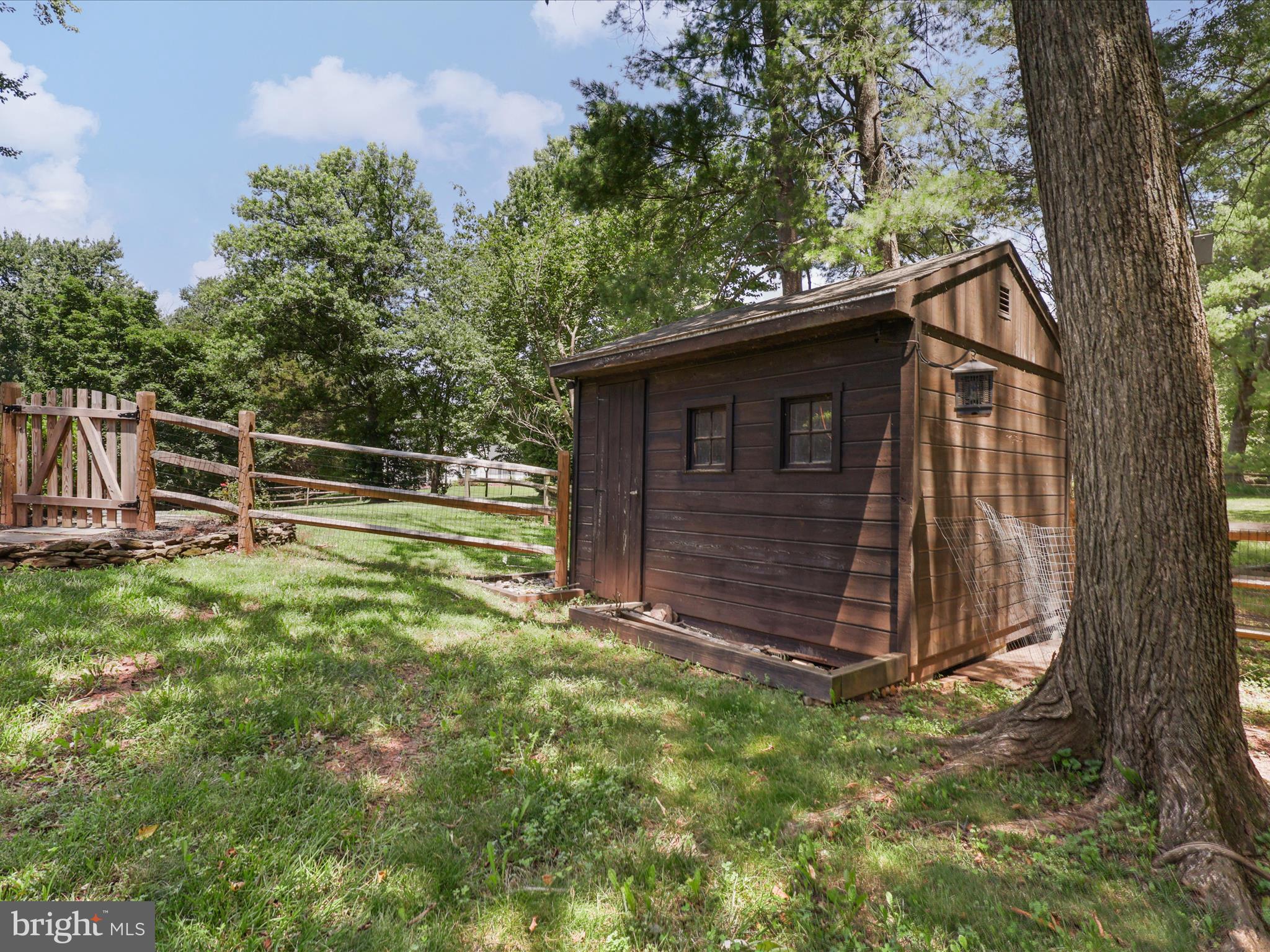 SPRING LAKE ESTATES WEST - Residential