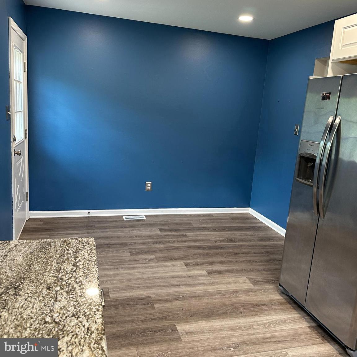 OAK KNOLL - Residential Lease