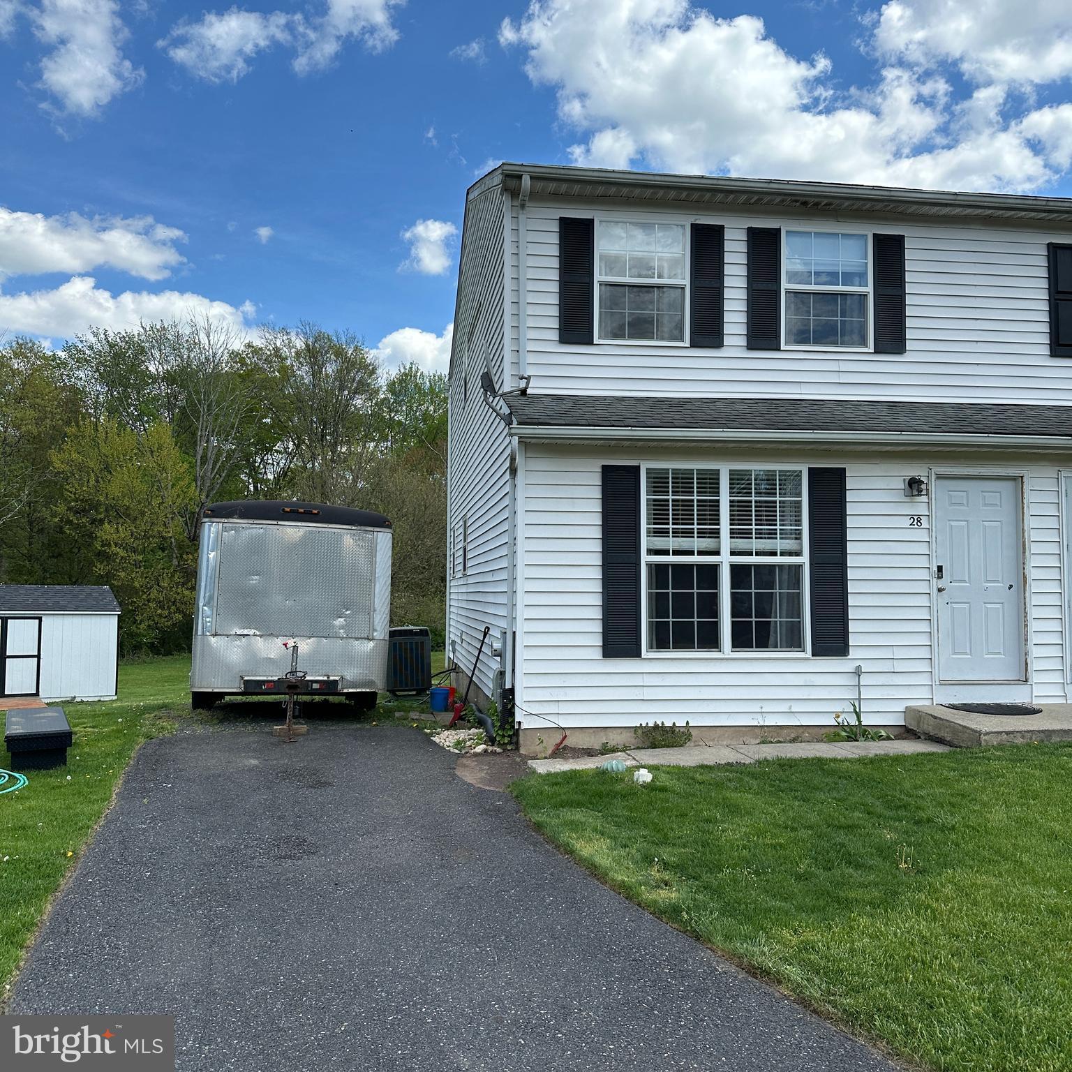 OAK KNOLL - Residential Lease