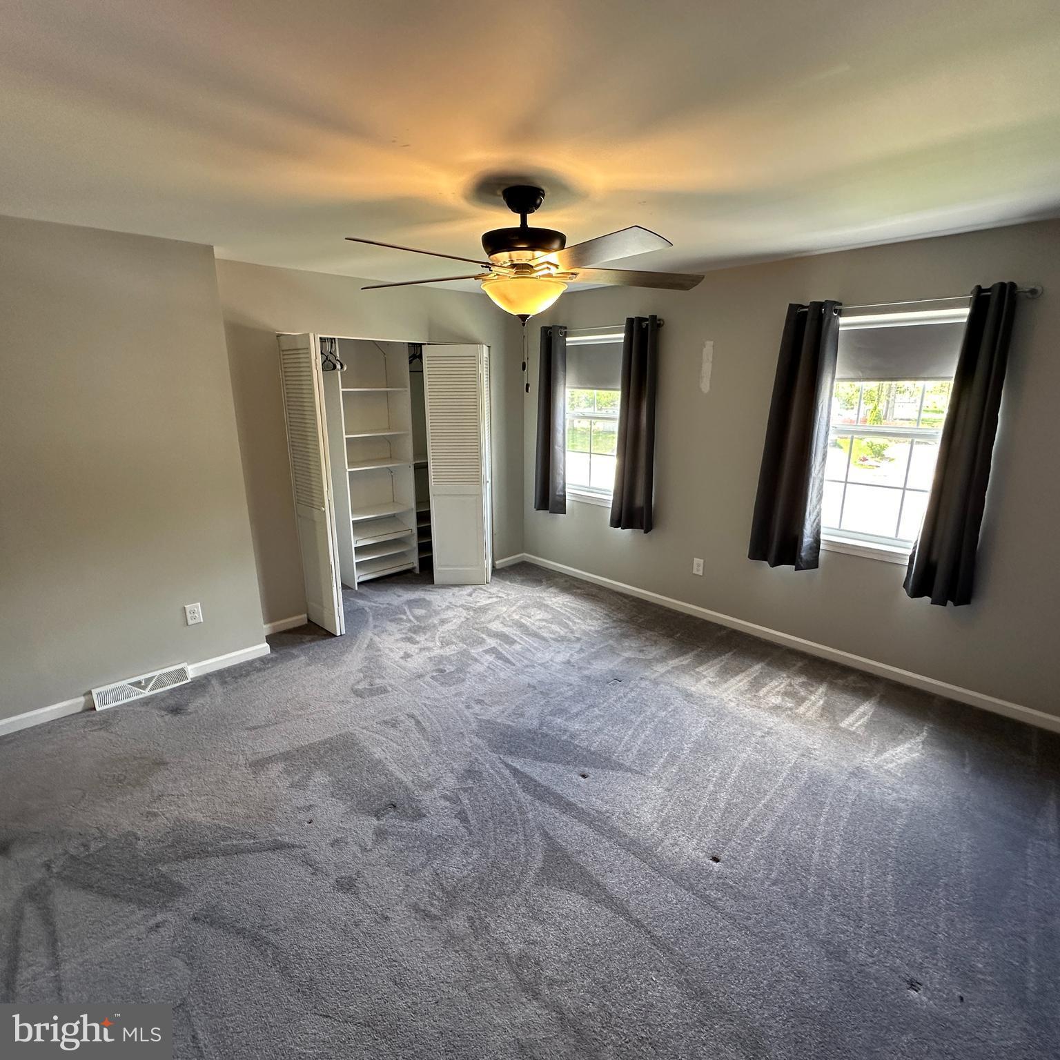 OAK KNOLL - Residential Lease