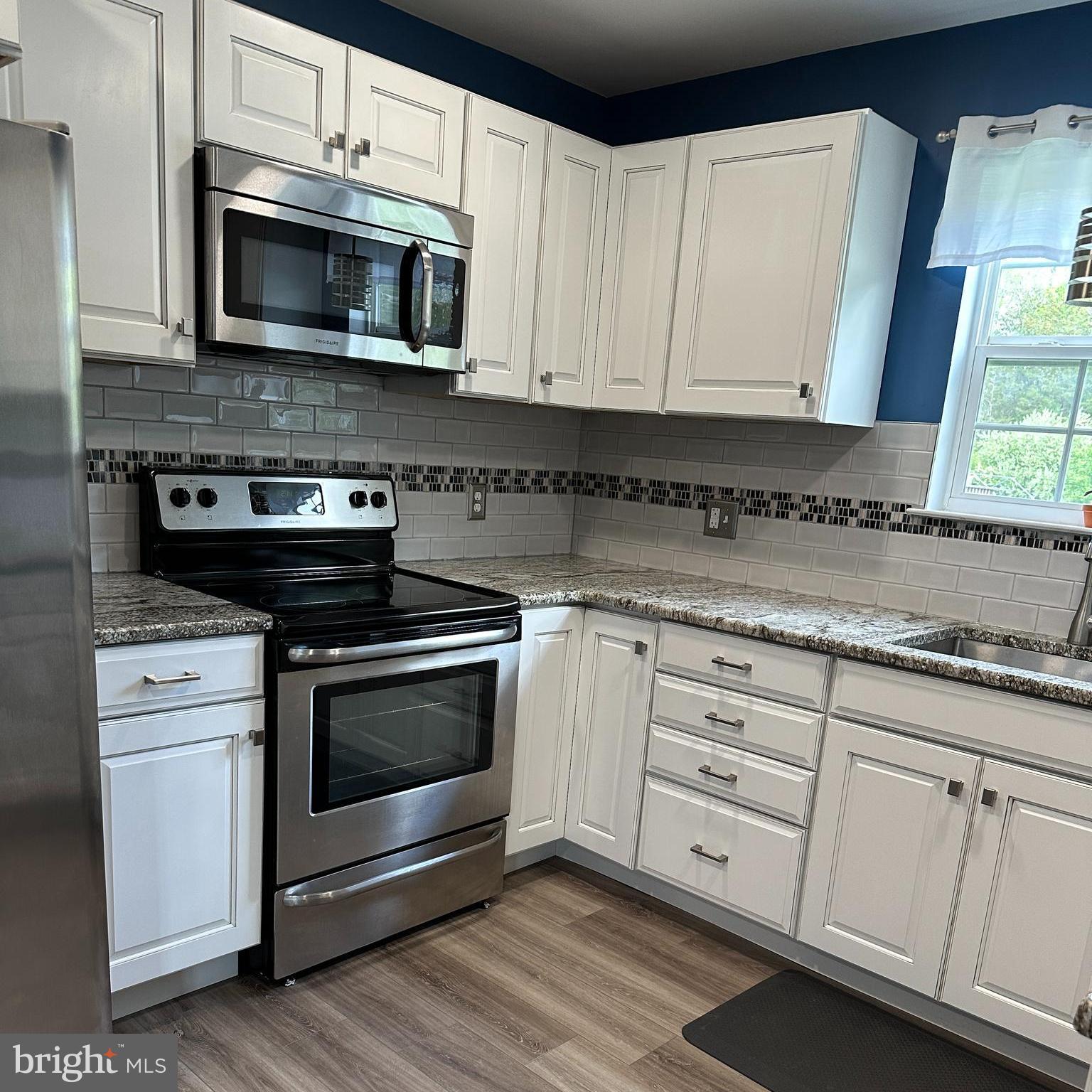 OAK KNOLL - Residential Lease