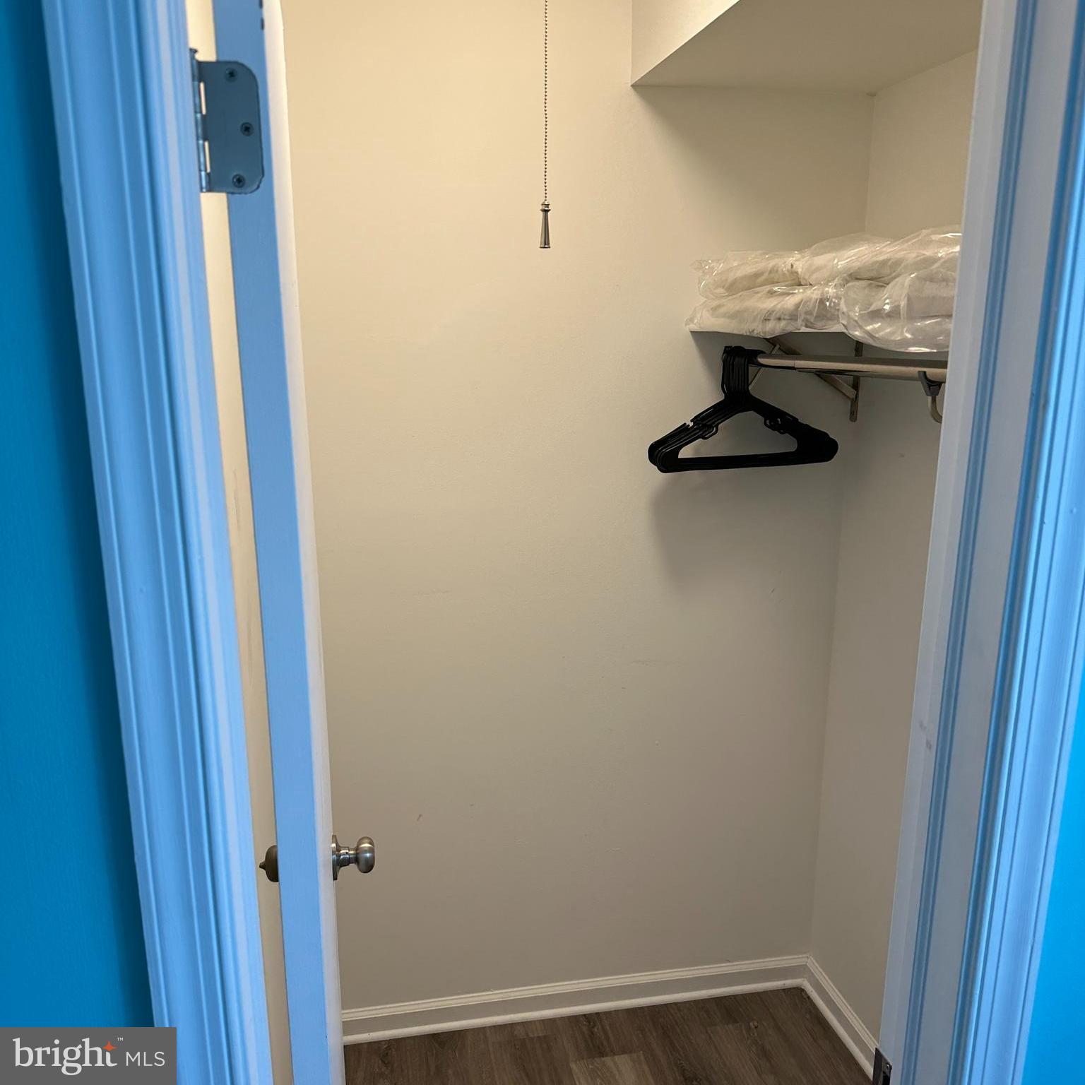 OAK KNOLL - Residential Lease