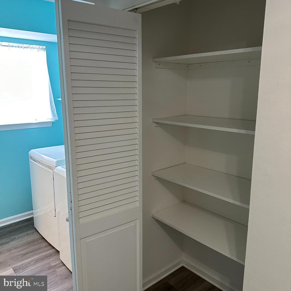 OAK KNOLL - Residential Lease