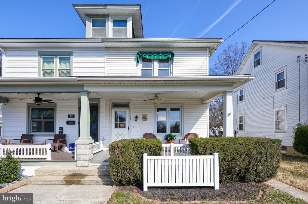 Photo of 405 S Cedar Street, LITITZ, PA 17543 (MLS # PALA2065344)