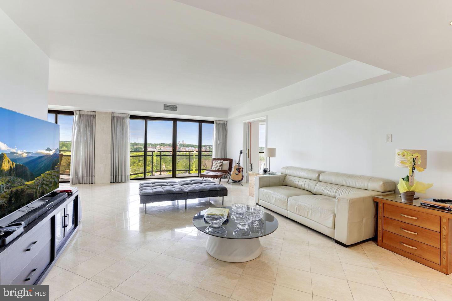 ATRIUM CONDO - Residential Lease