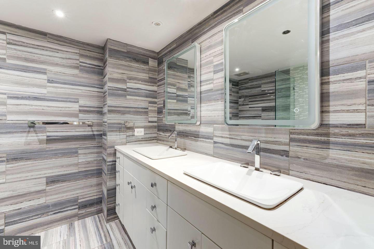 ATRIUM CONDO - Residential Lease