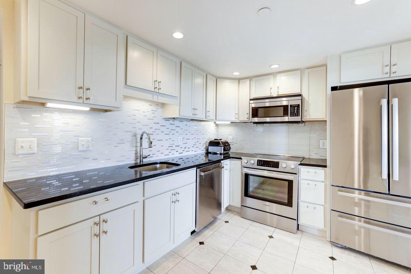 ATRIUM CONDO - Residential Lease