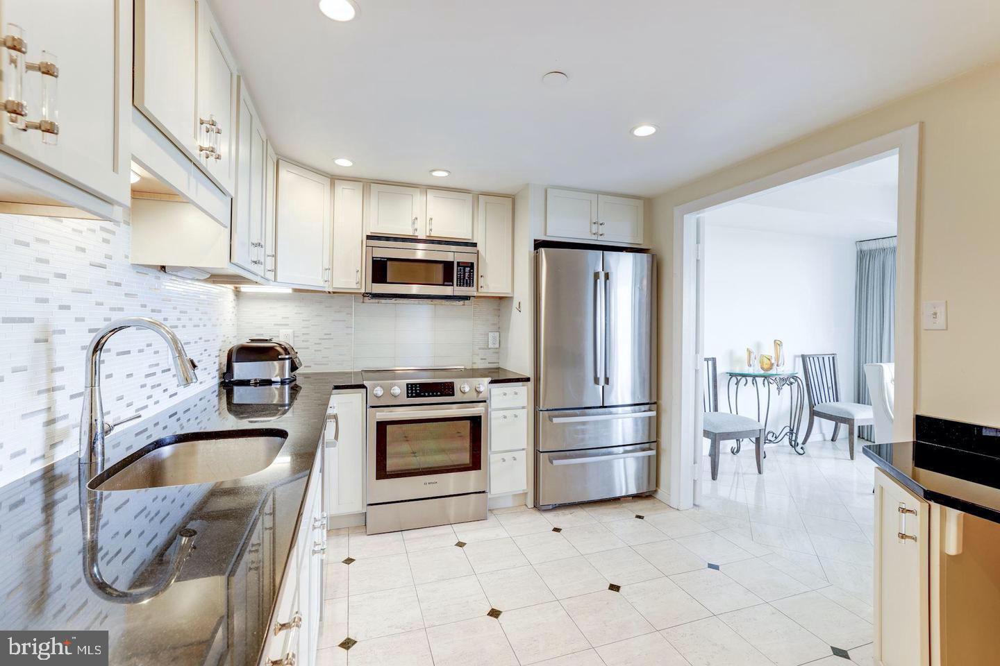 ATRIUM CONDO - Residential Lease