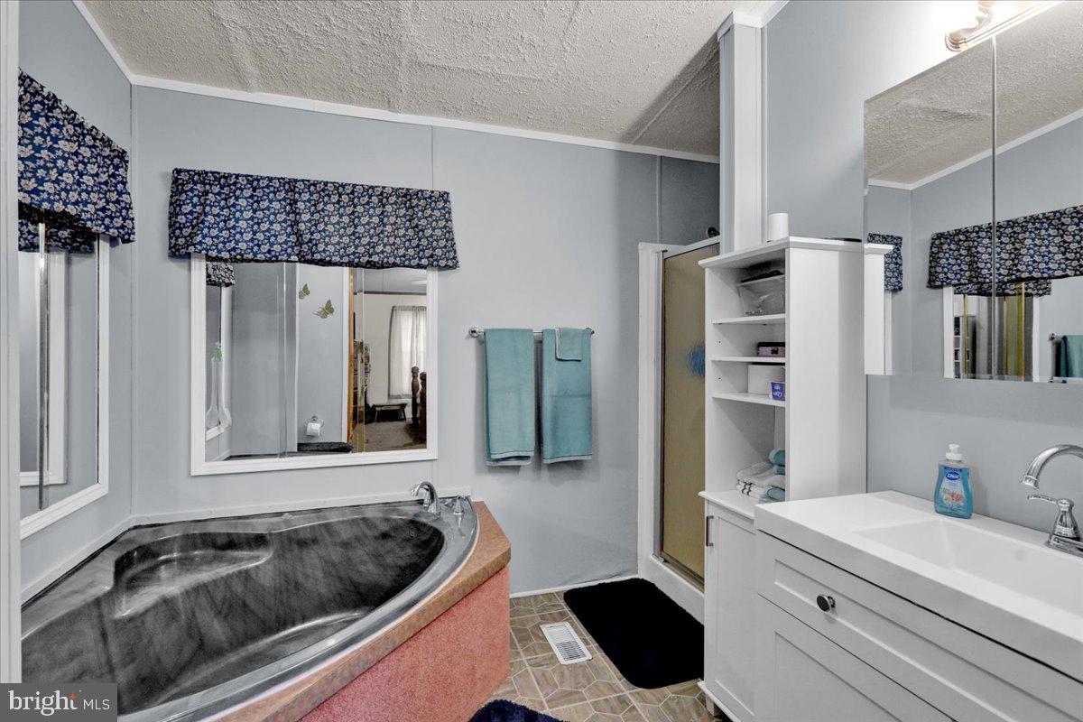 PLEASANT HILLS TR - Residential