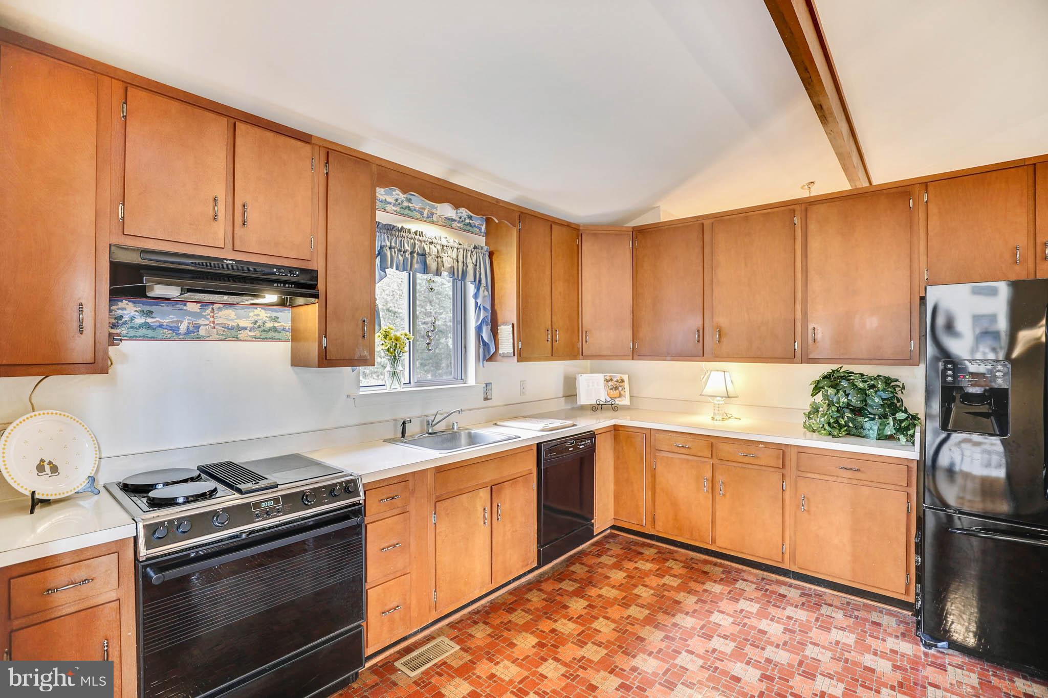 ANNAPOLIS ROADS - Residential