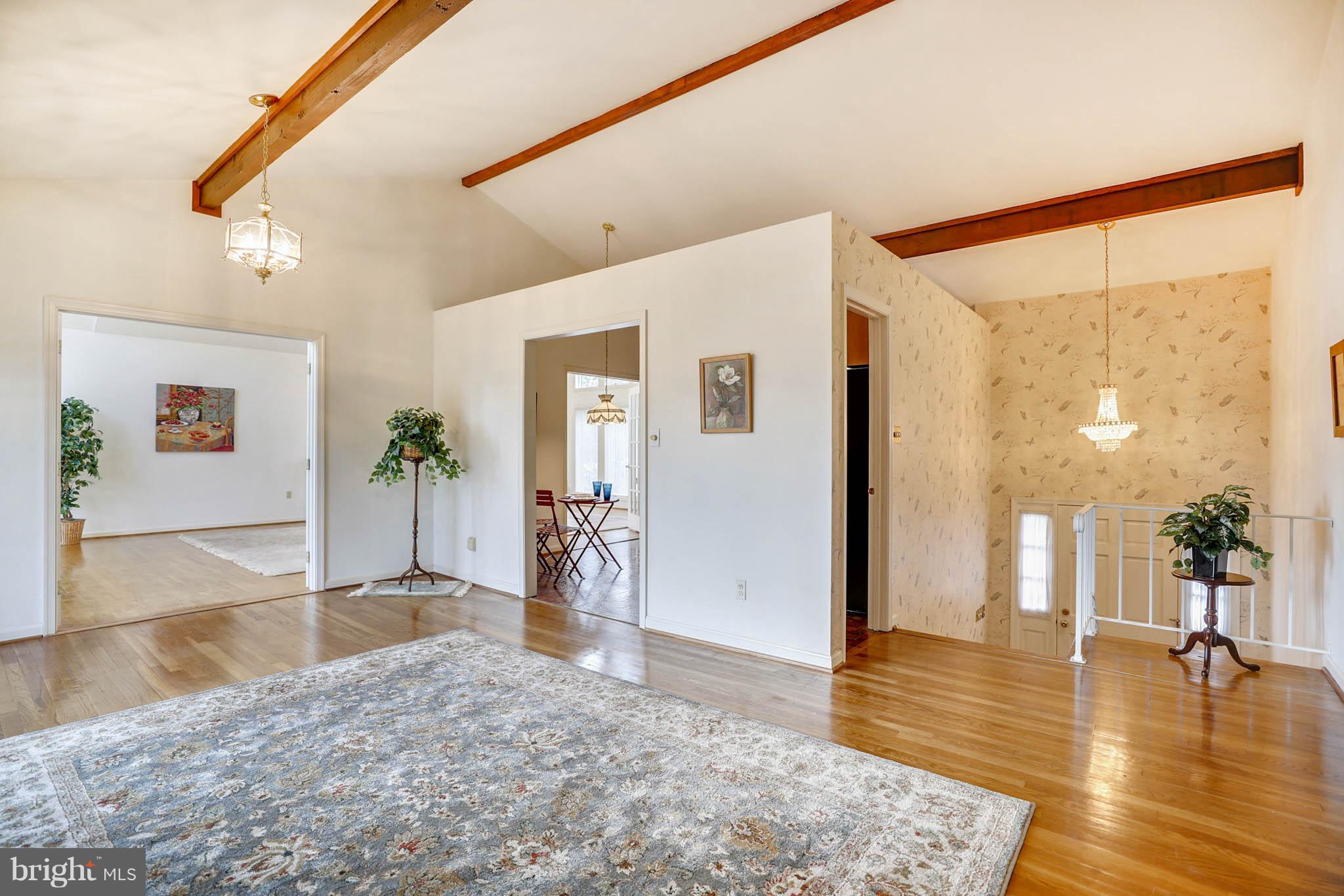 ANNAPOLIS ROADS - Residential