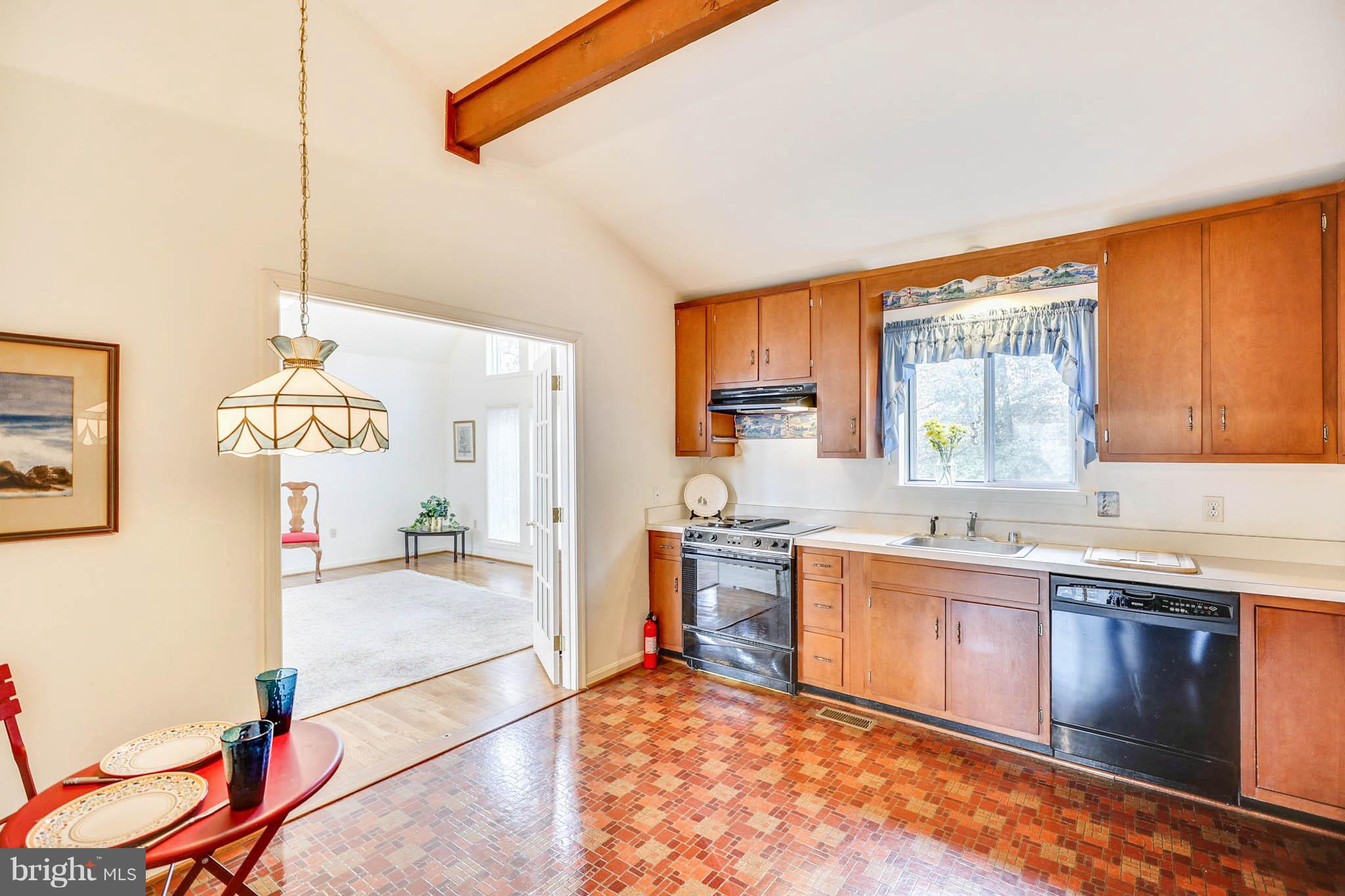 ANNAPOLIS ROADS - Residential