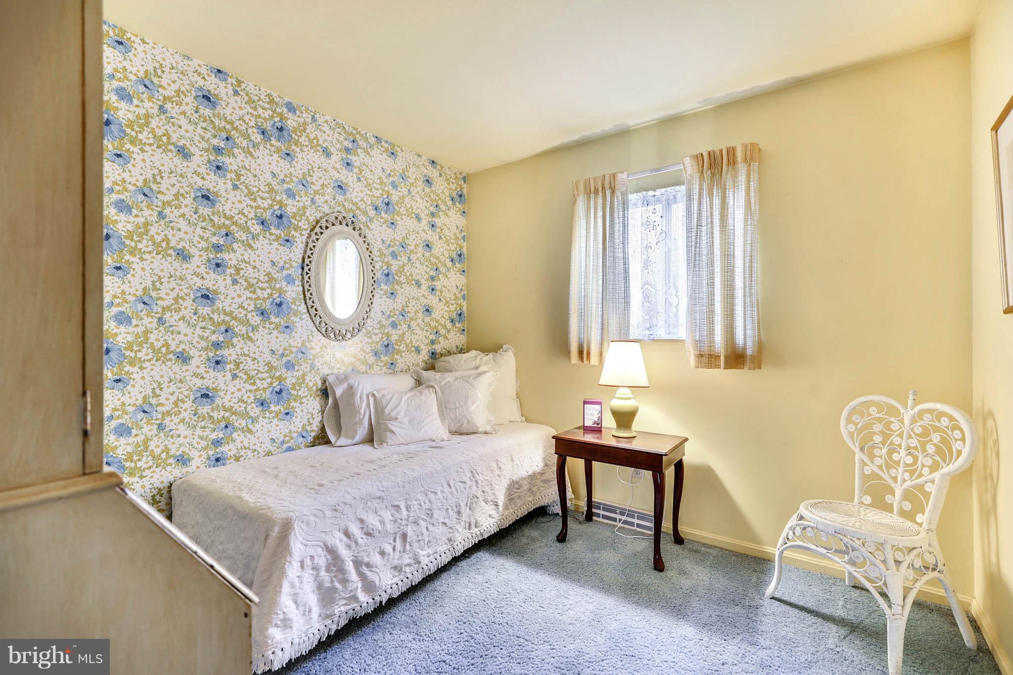 ANNAPOLIS ROADS - Residential