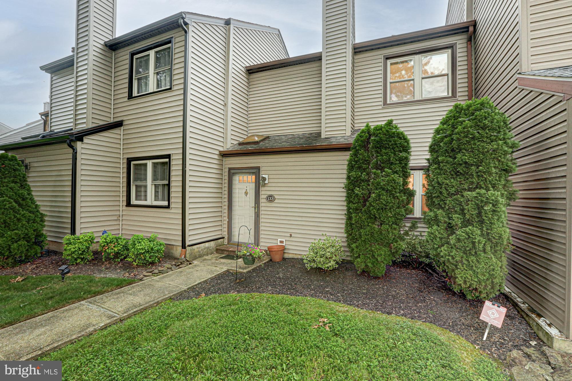 133 E GREEN VALLEY CIRCLE