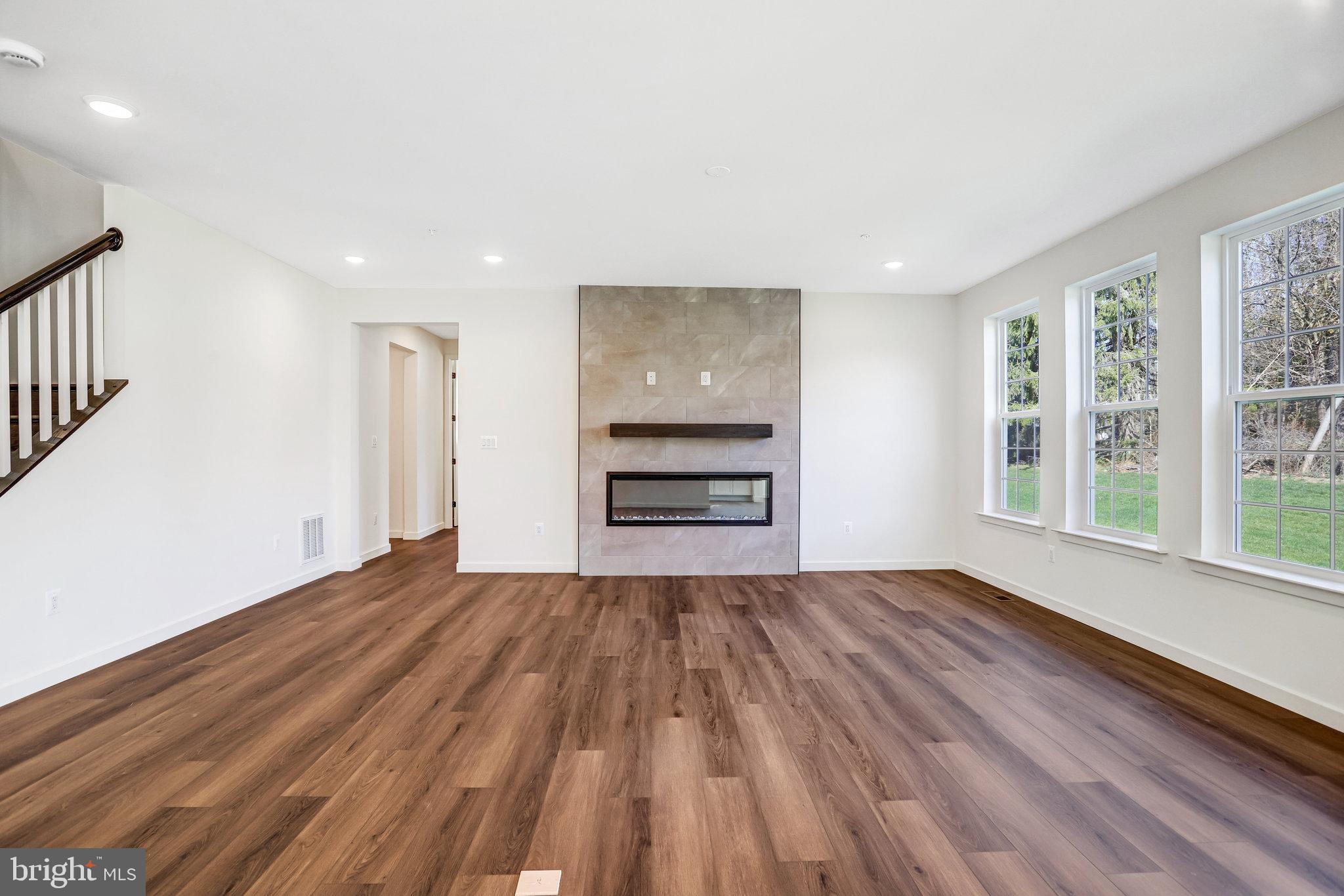 WORTHINGTON GROVE - Residential