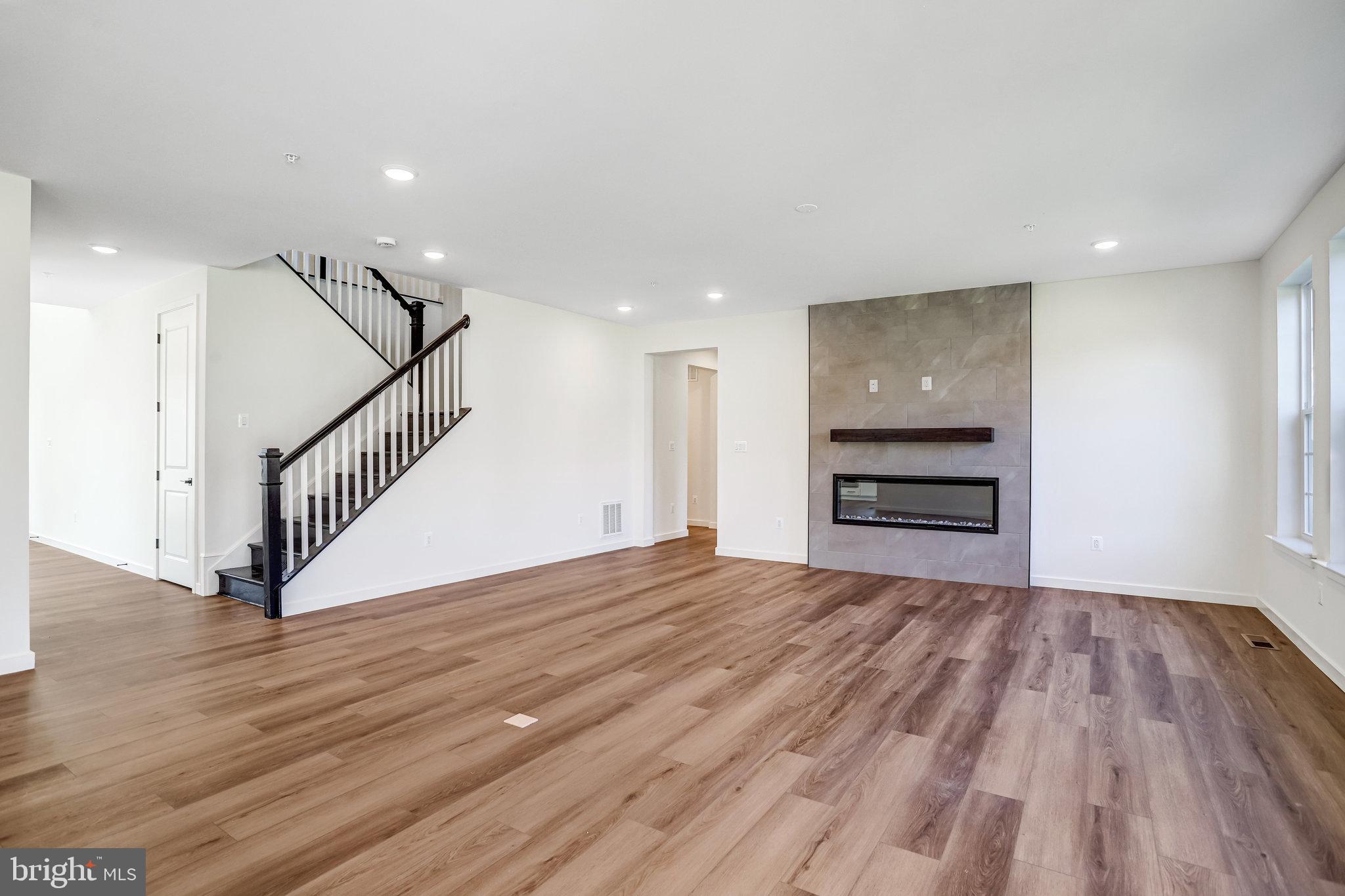 WORTHINGTON GROVE - Residential