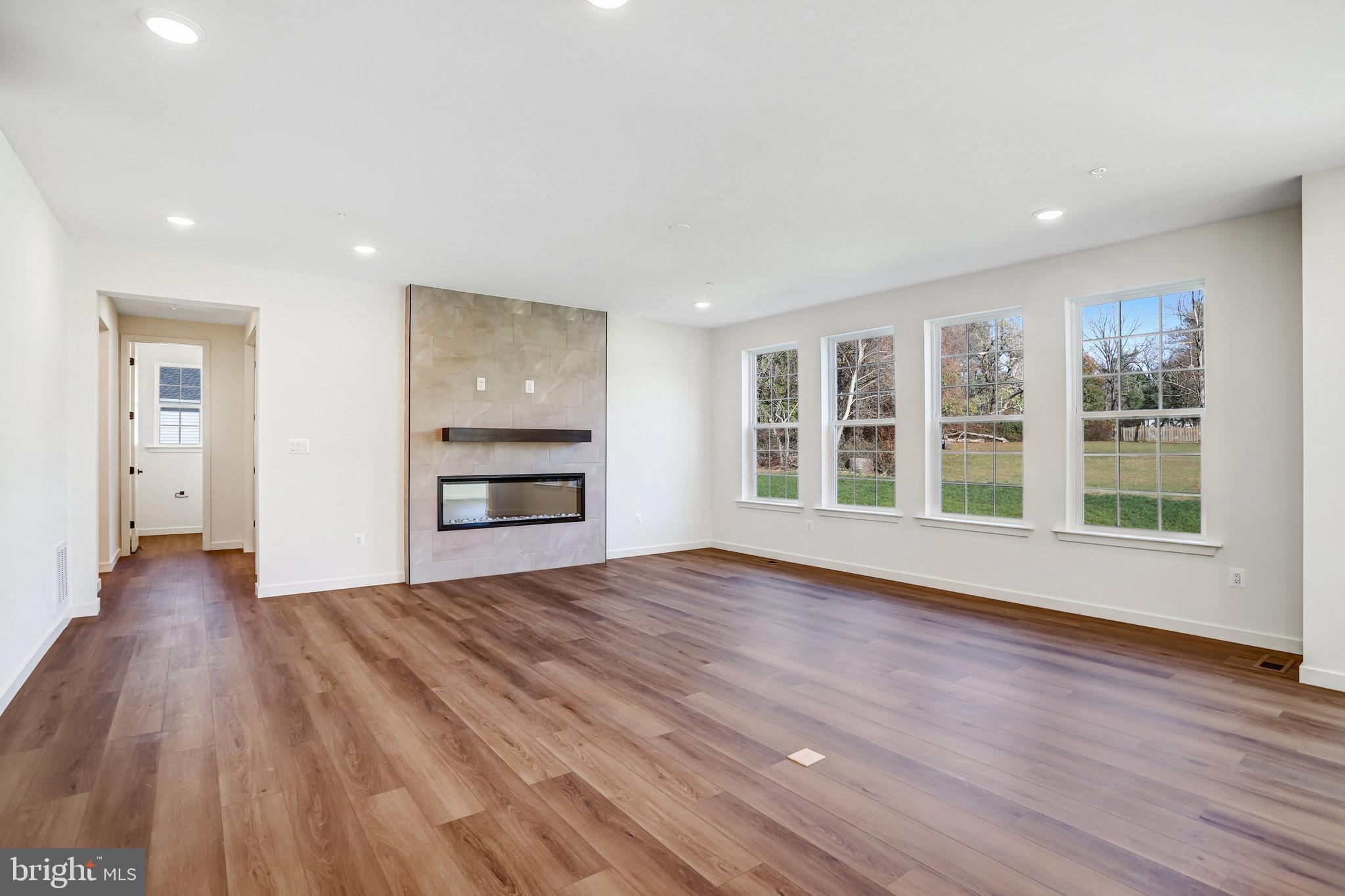 WORTHINGTON GROVE - Residential