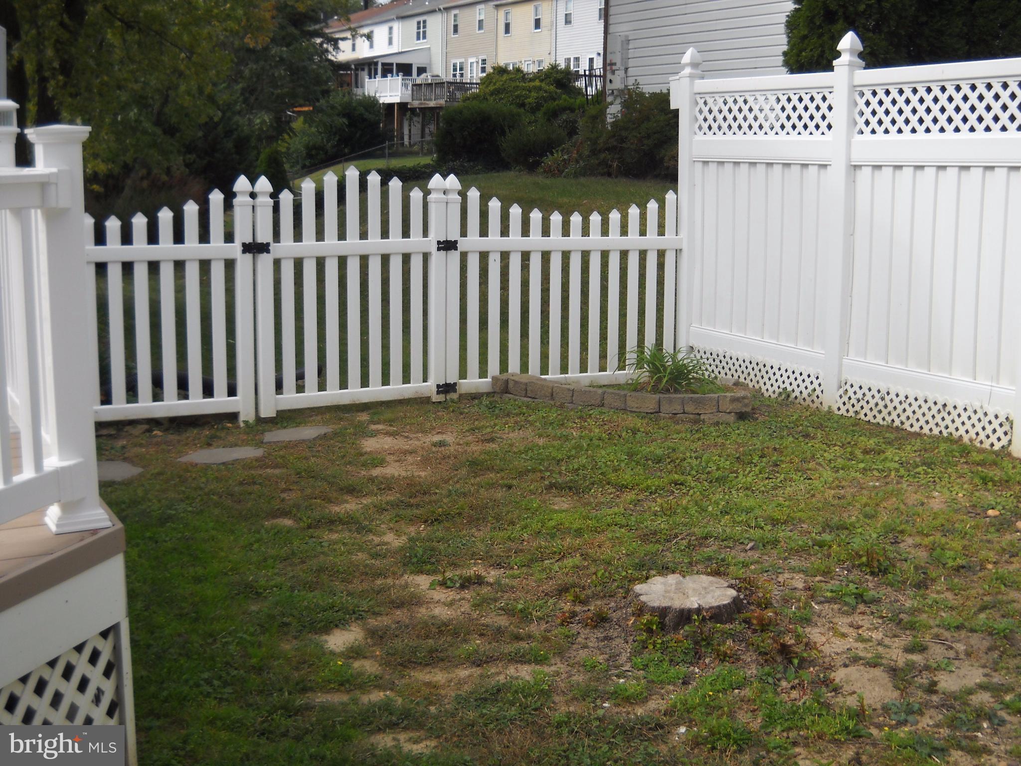 TOWN & COUNTRY APARTMENTS CARNEY - Residential