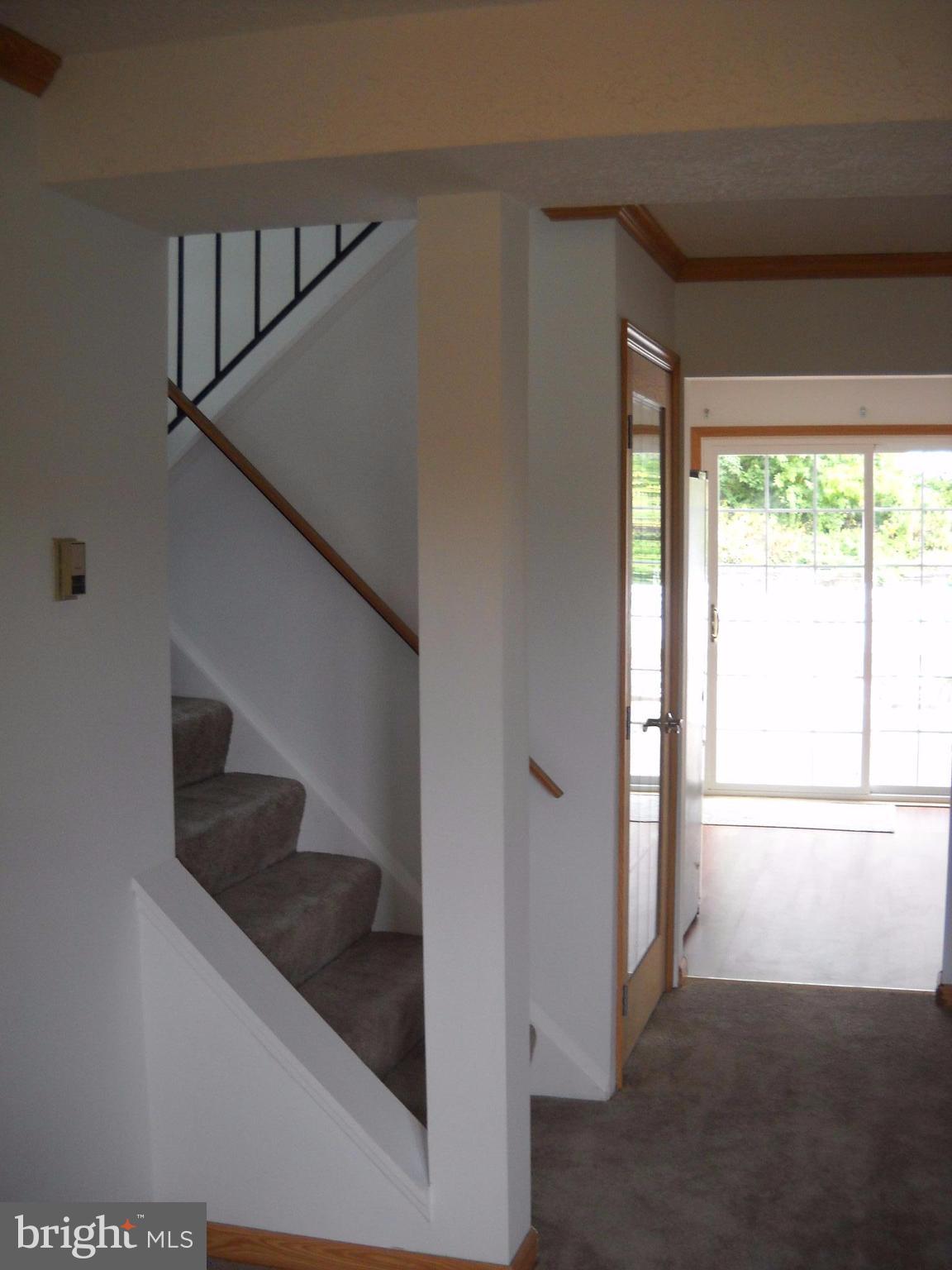 TOWN & COUNTRY APARTMENTS CARNEY - Residential