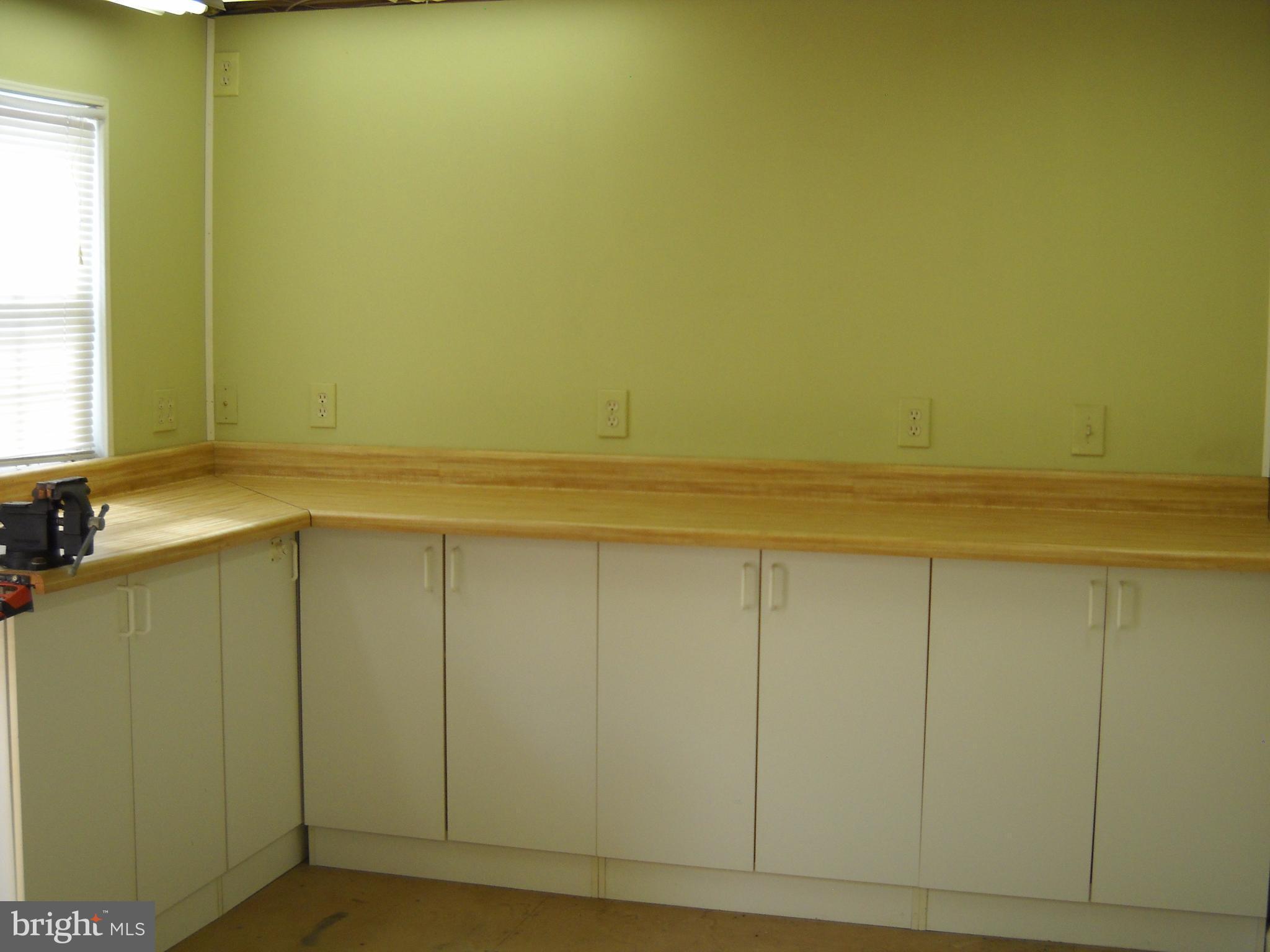 TOWN & COUNTRY APARTMENTS CARNEY - Residential