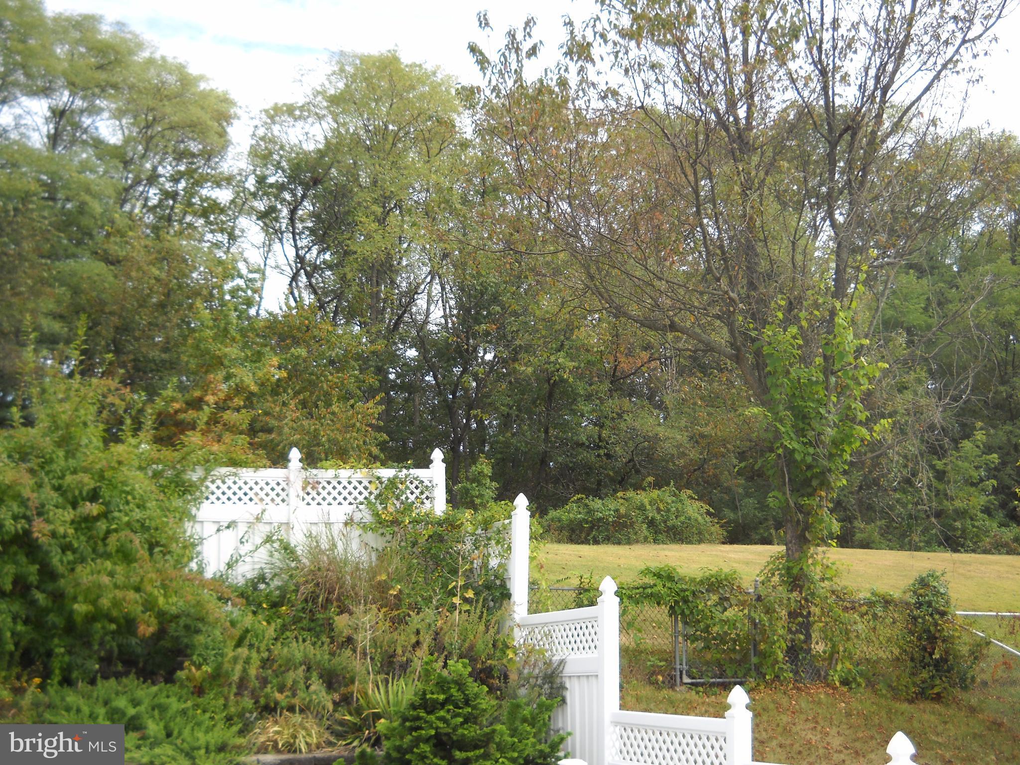 TOWN & COUNTRY APARTMENTS CARNEY - Residential