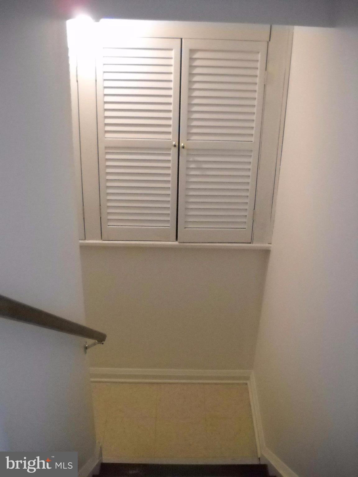 TOWN & COUNTRY APARTMENTS CARNEY - Residential