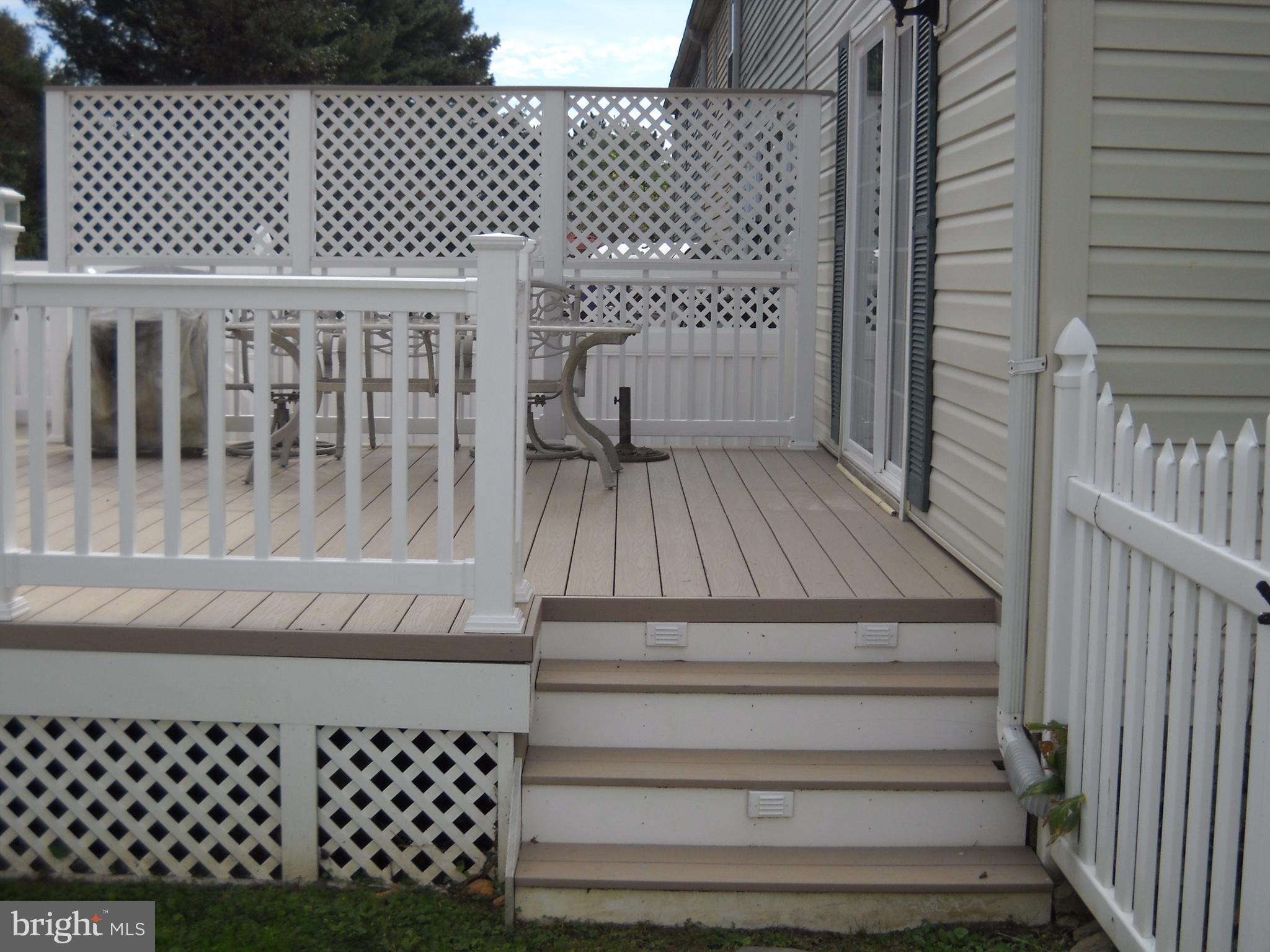 TOWN & COUNTRY APARTMENTS CARNEY - Residential