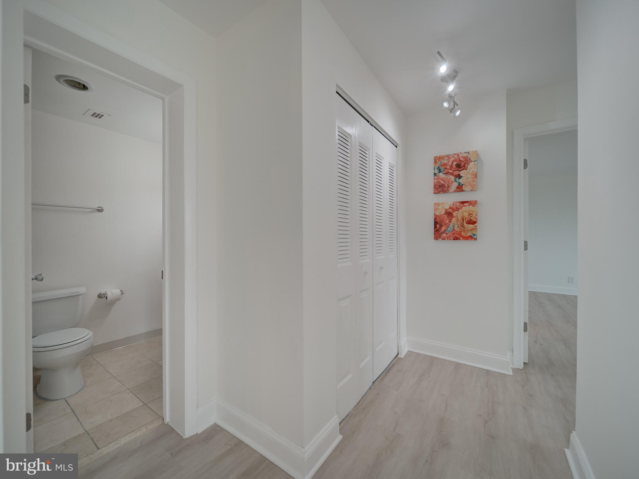 COLUMBIA TOWERS - Residential