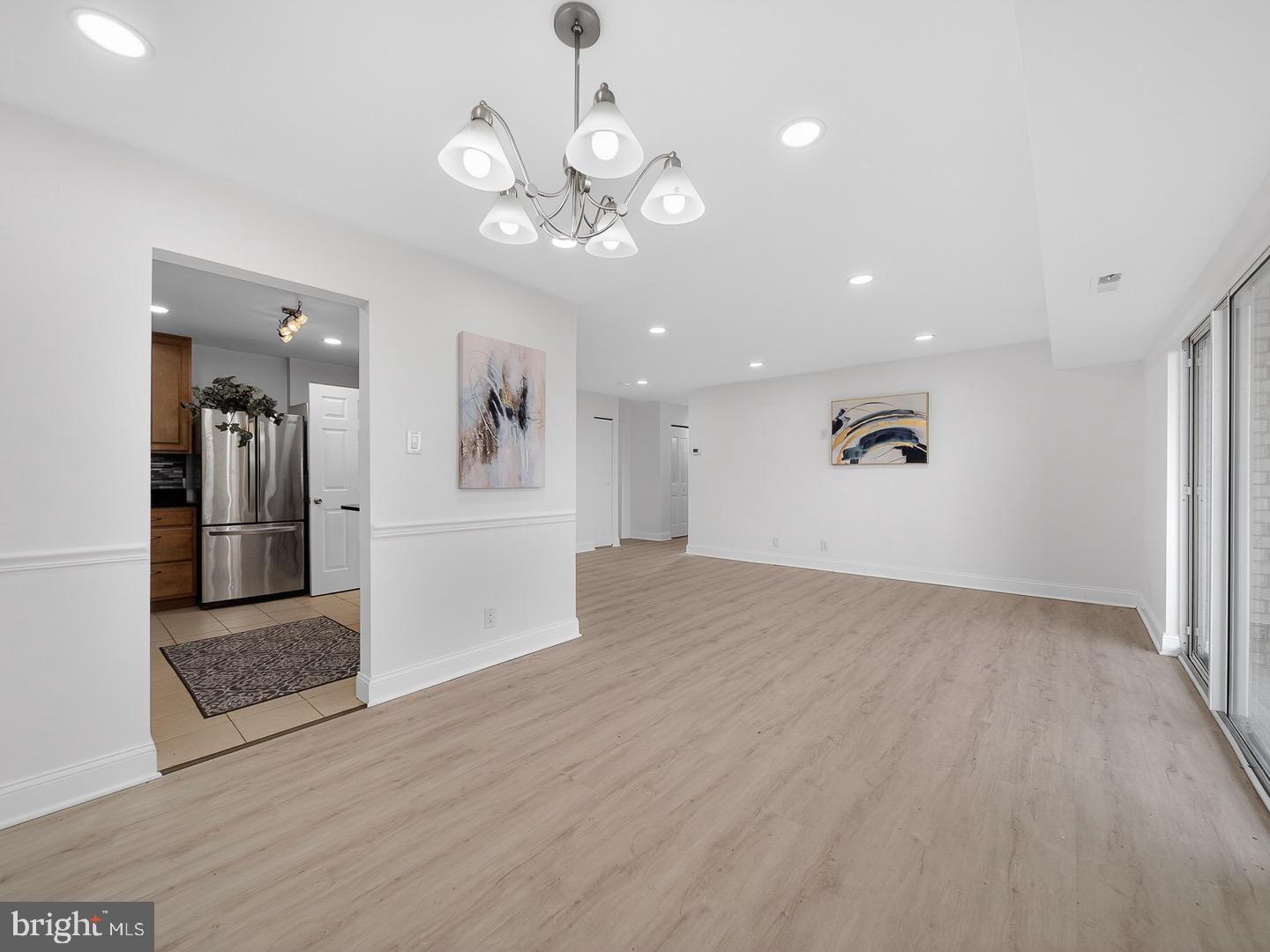 COLUMBIA TOWERS - Residential