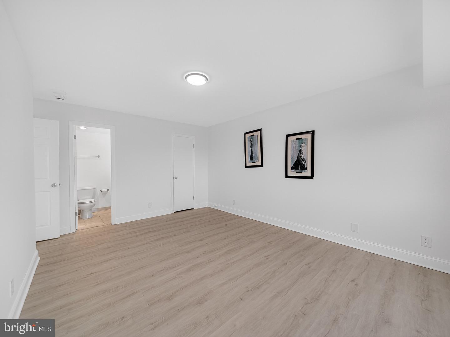 COLUMBIA TOWERS - Residential