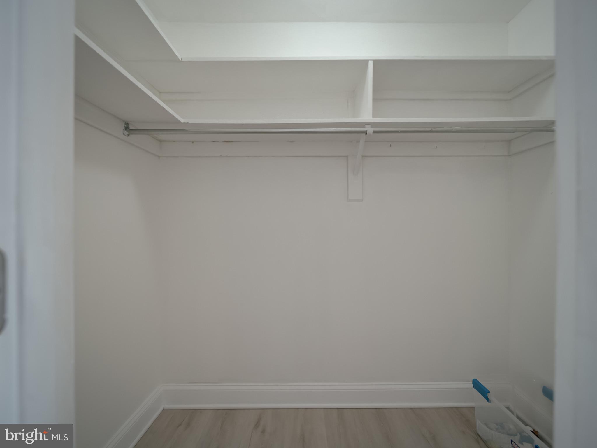 COLUMBIA TOWERS - Residential