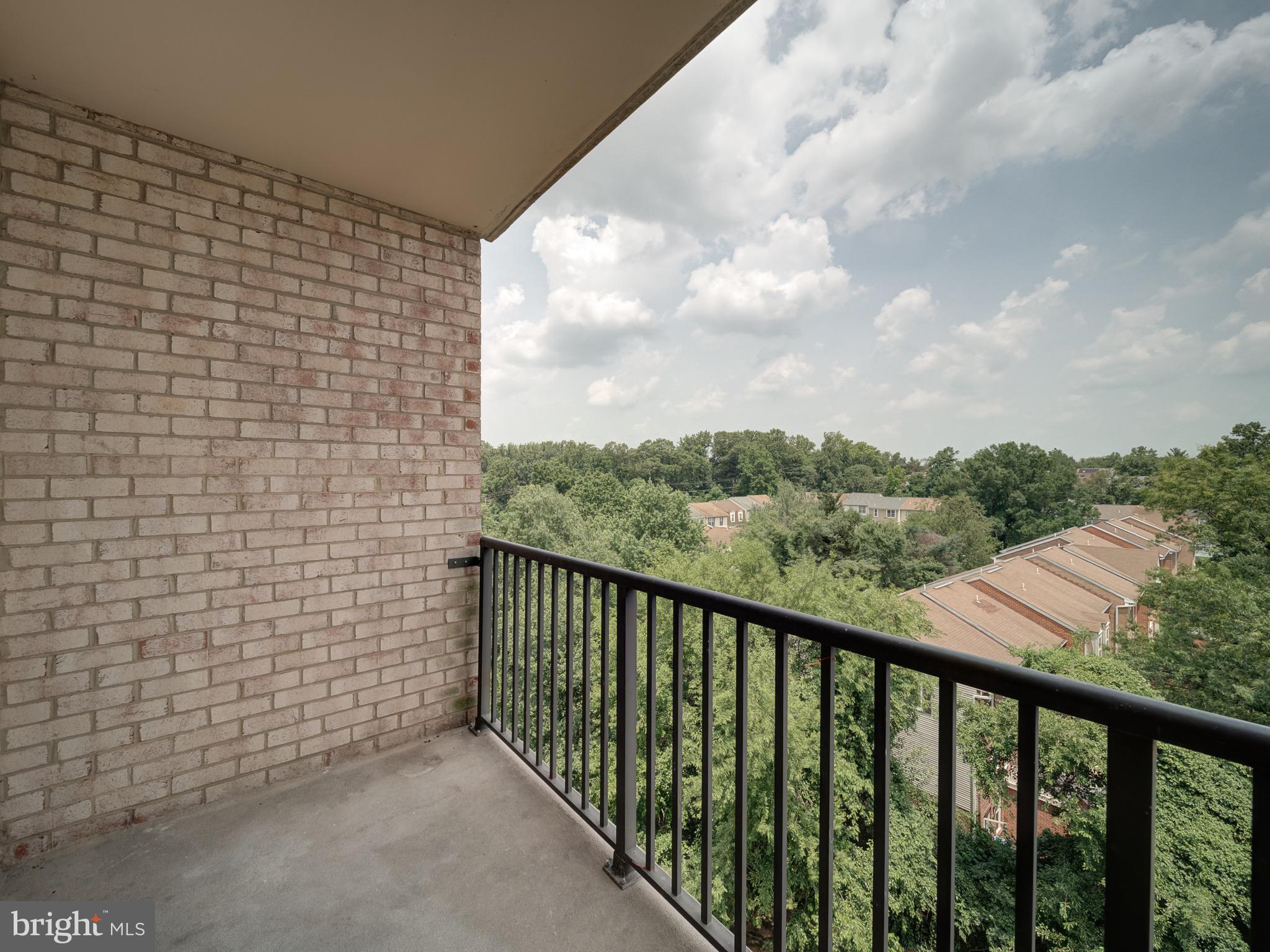 COLUMBIA TOWERS - Residential