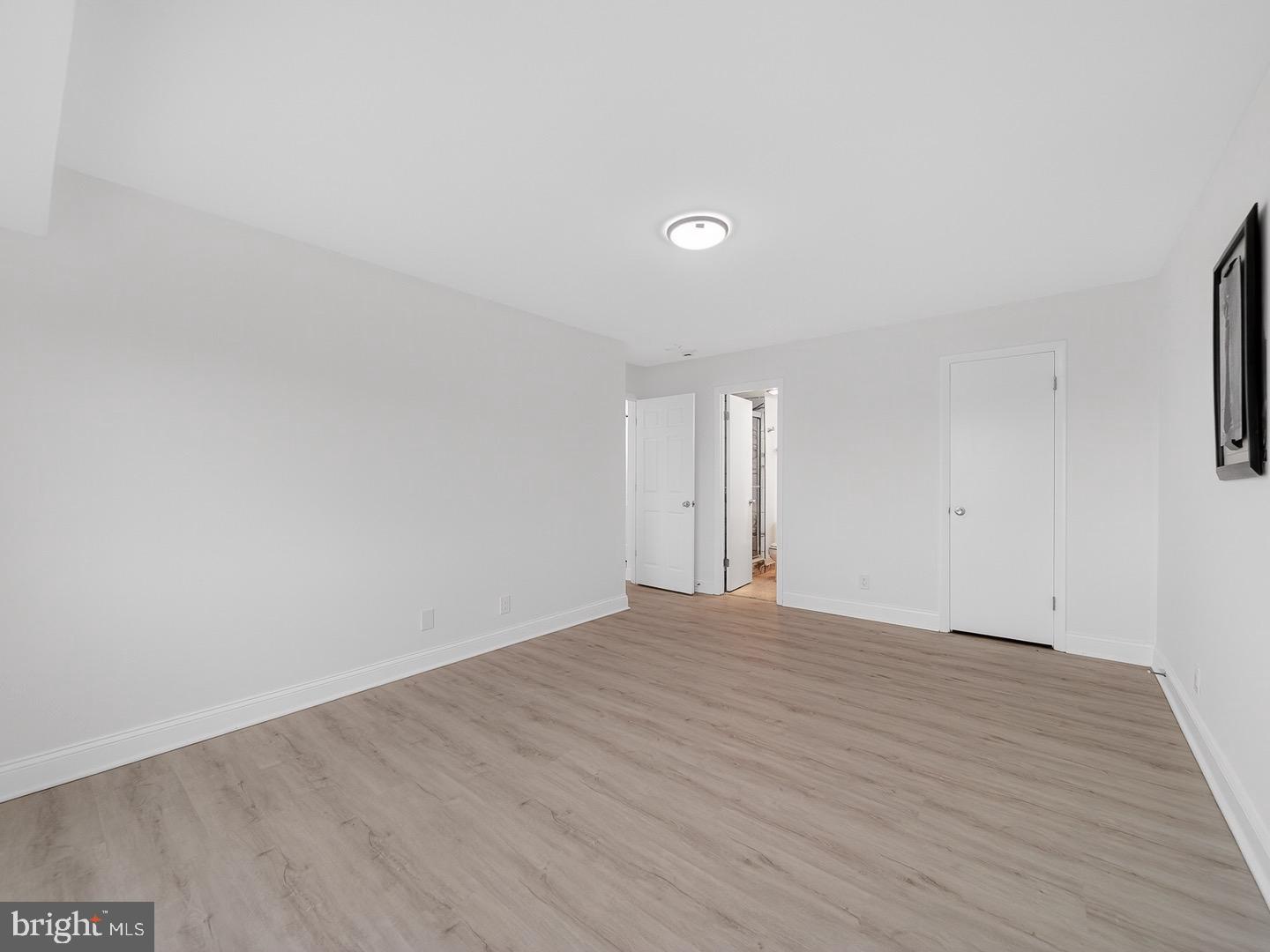 COLUMBIA TOWERS - Residential