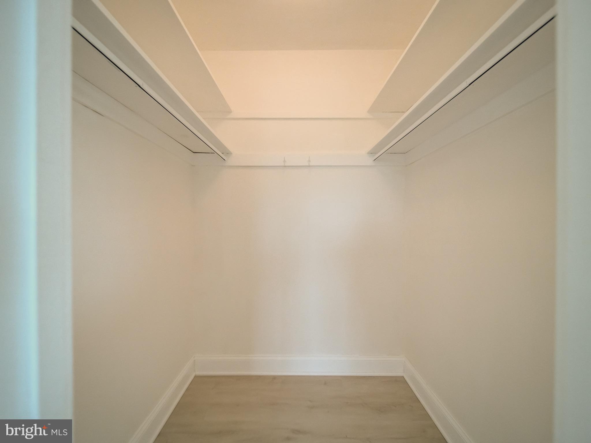 COLUMBIA TOWERS - Residential