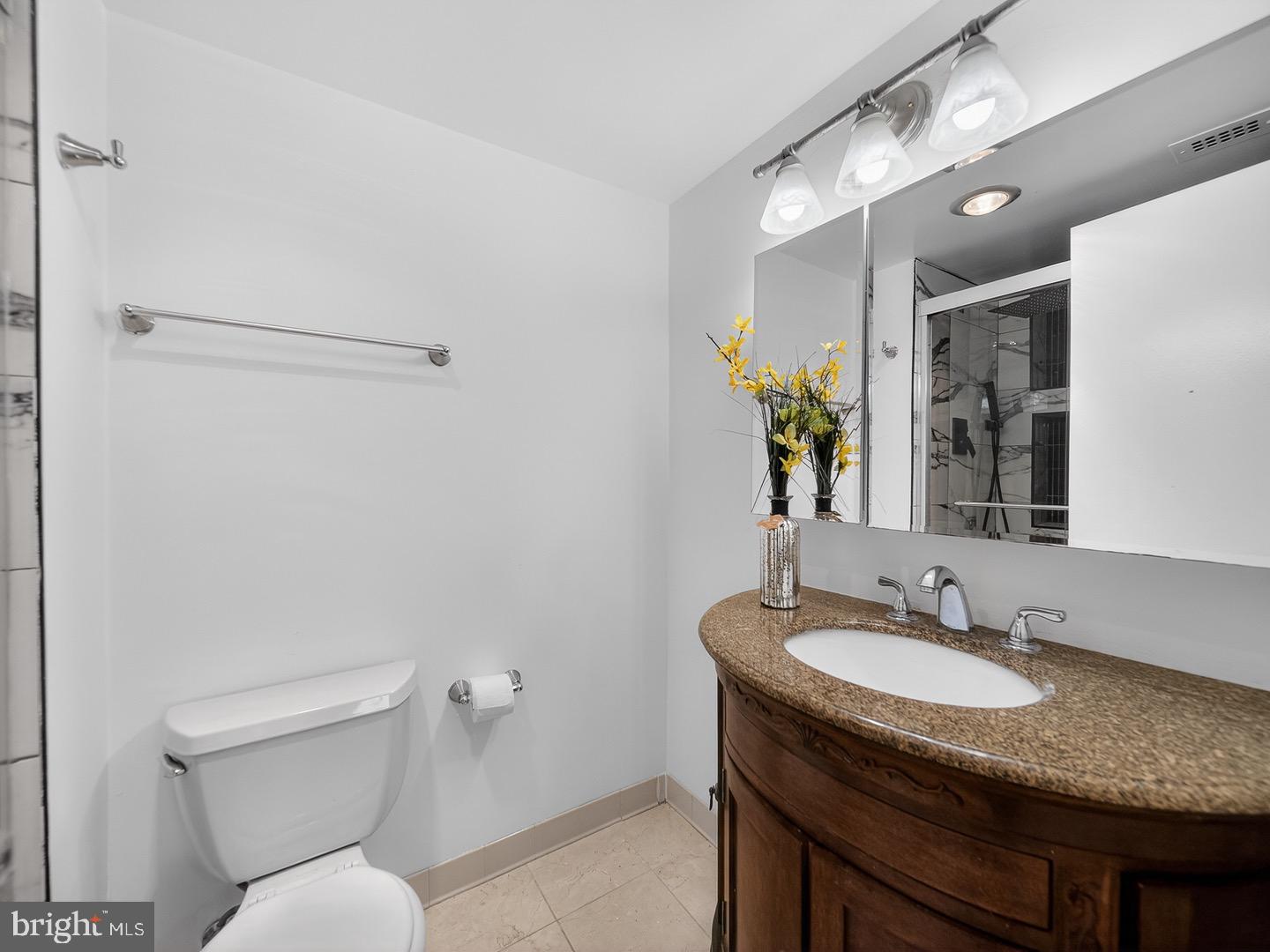 COLUMBIA TOWERS - Residential