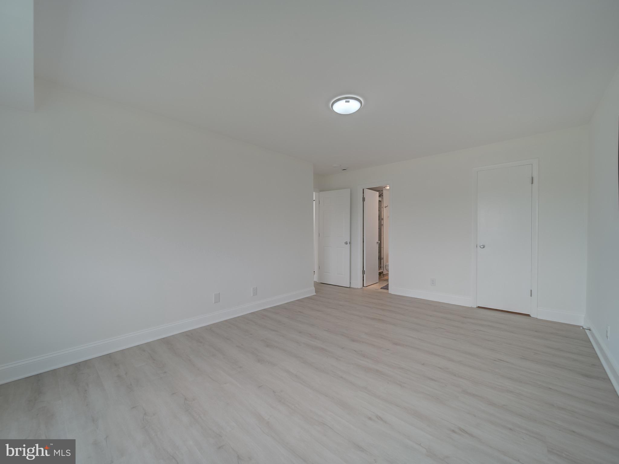 COLUMBIA TOWERS - Residential