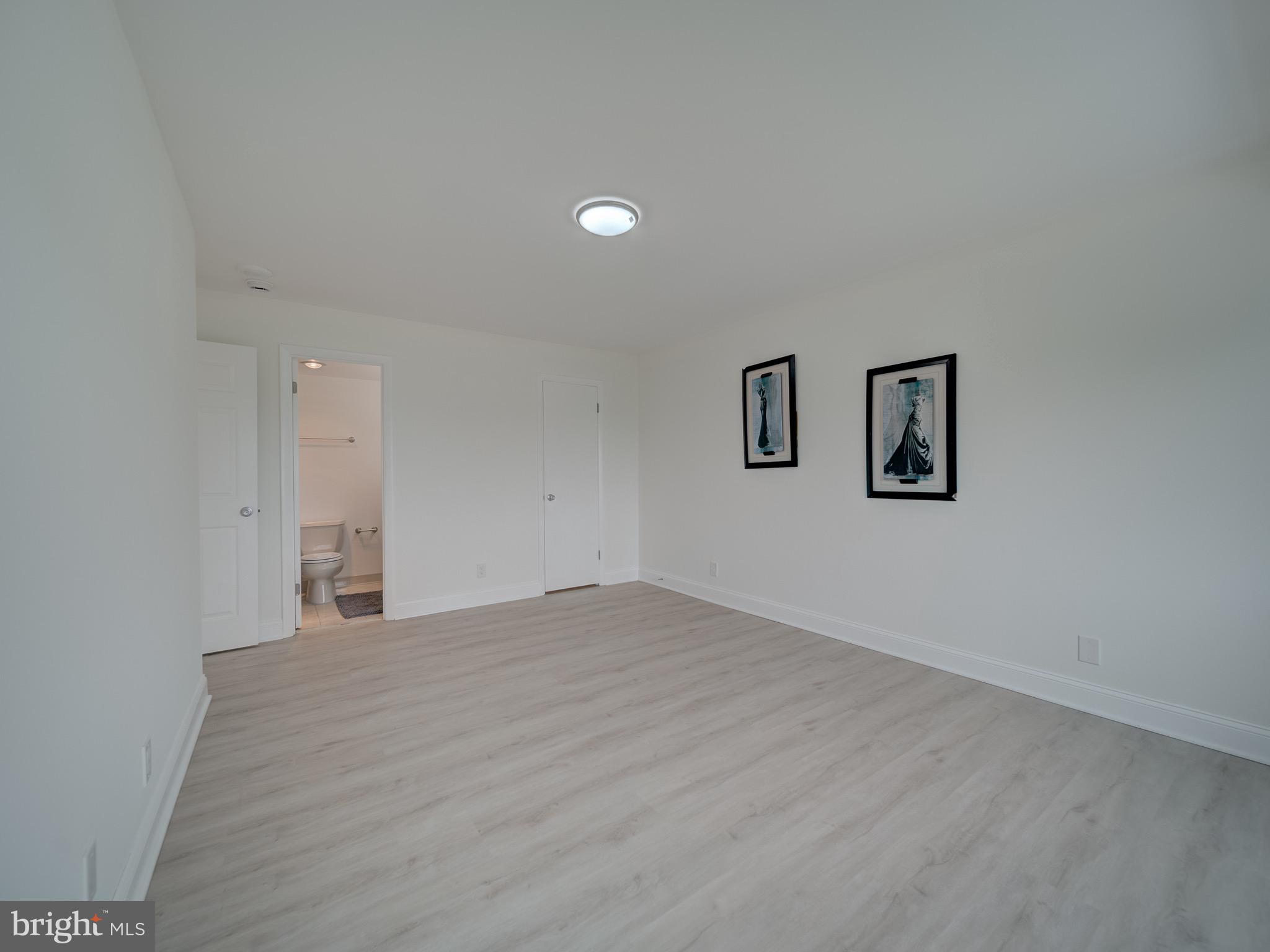 COLUMBIA TOWERS - Residential