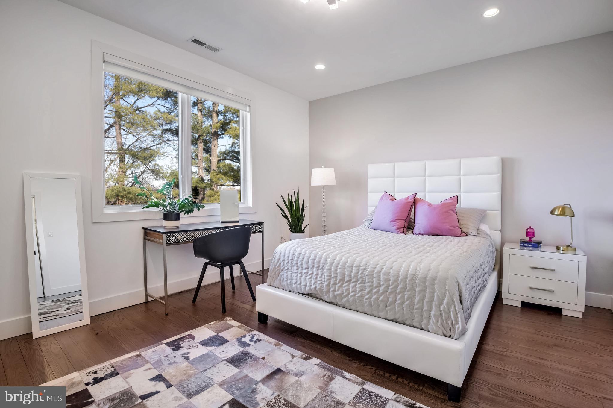 COUNTRY CLUB HILLS - Residential