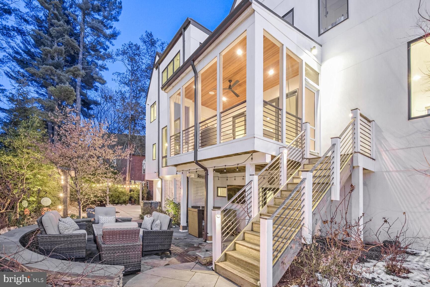 COUNTRY CLUB HILLS - Residential