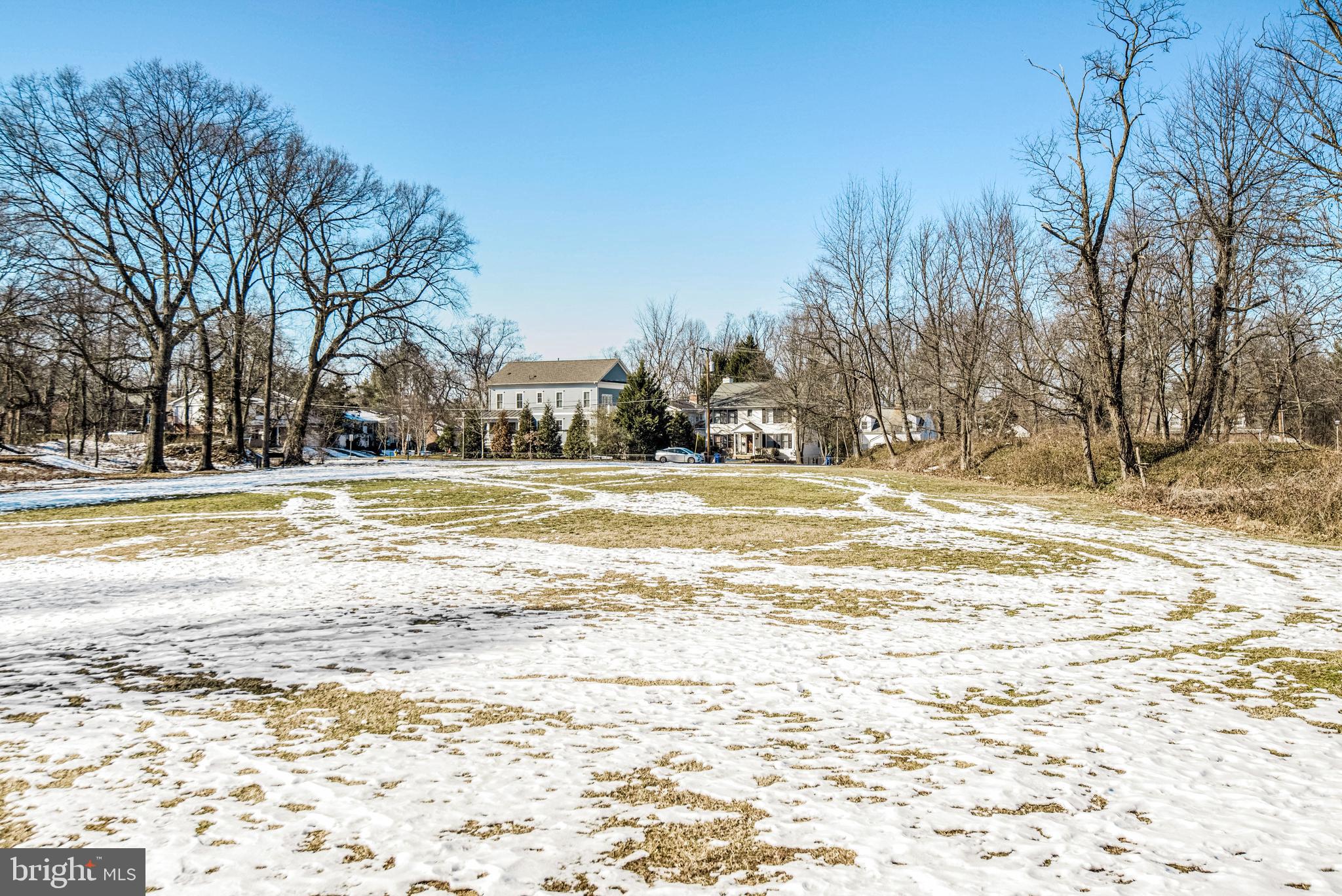 COUNTRY CLUB HILLS - Residential