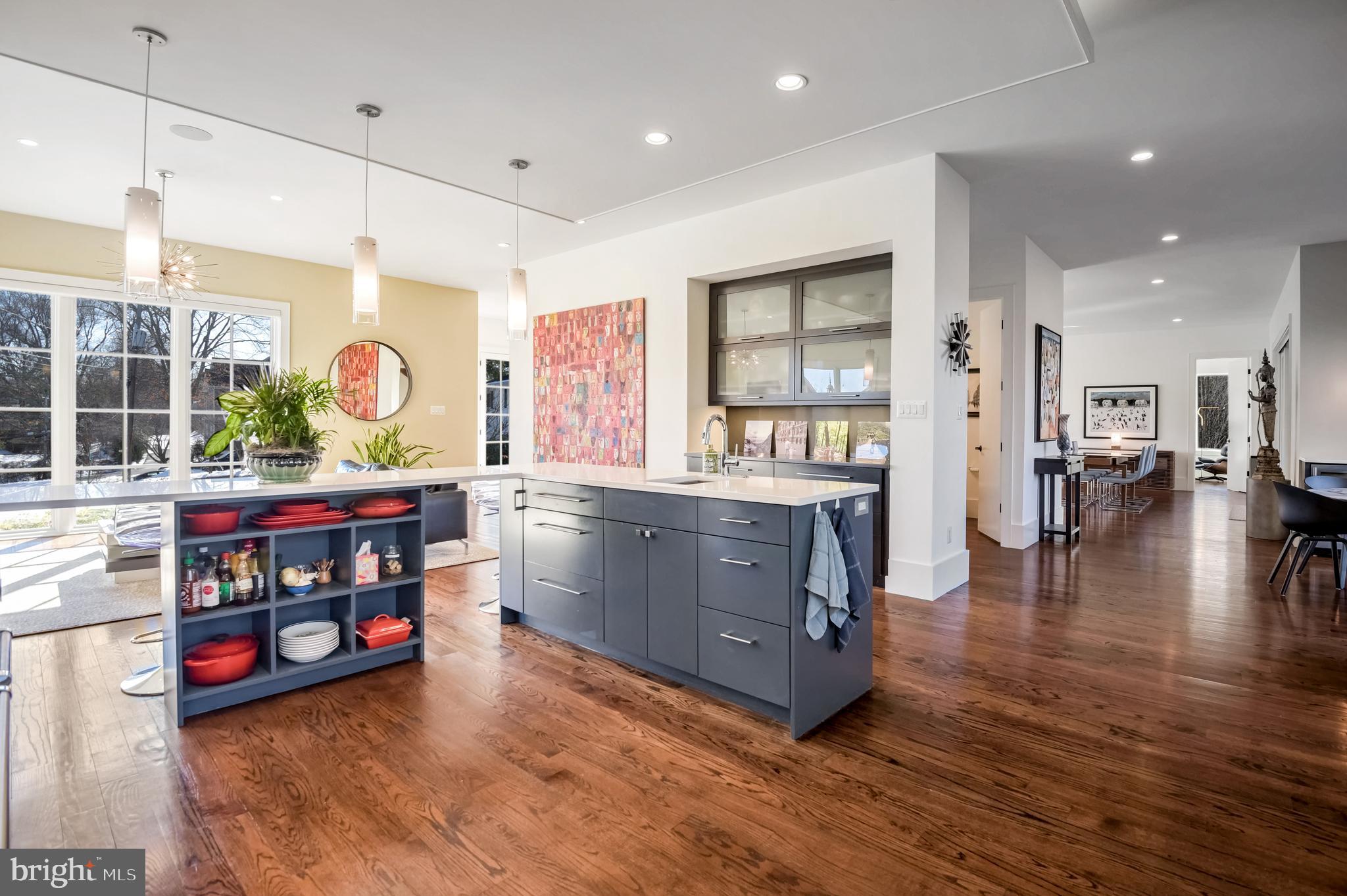 COUNTRY CLUB HILLS - Residential