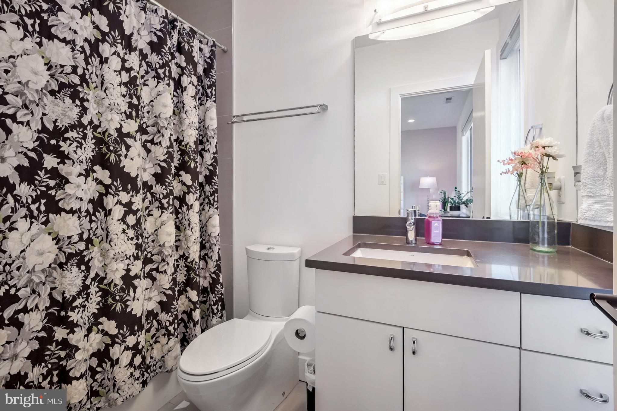 COUNTRY CLUB HILLS - Residential