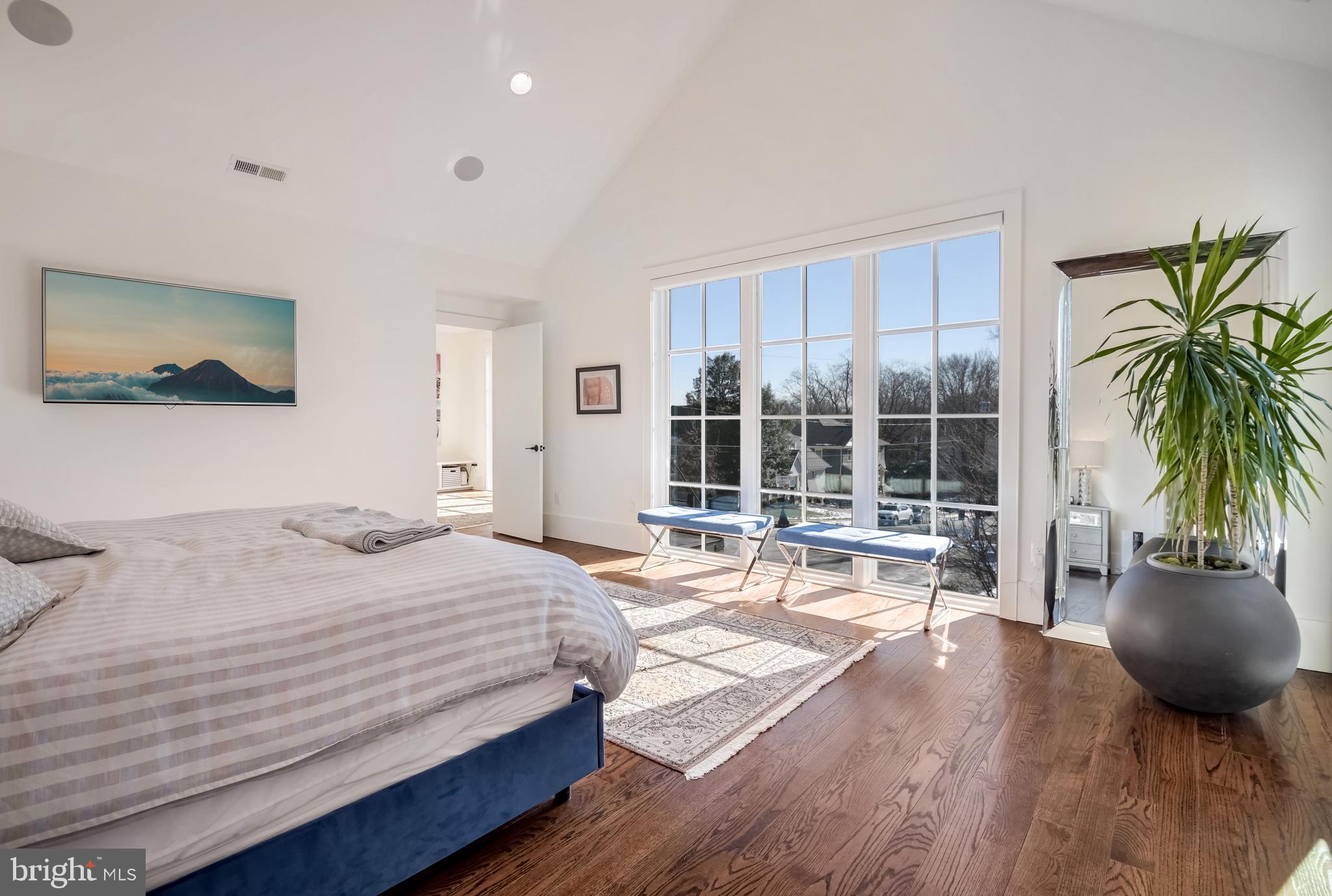 COUNTRY CLUB HILLS - Residential