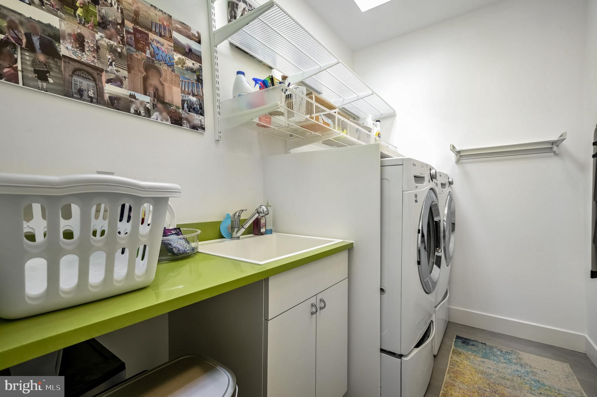 COUNTRY CLUB HILLS - Residential