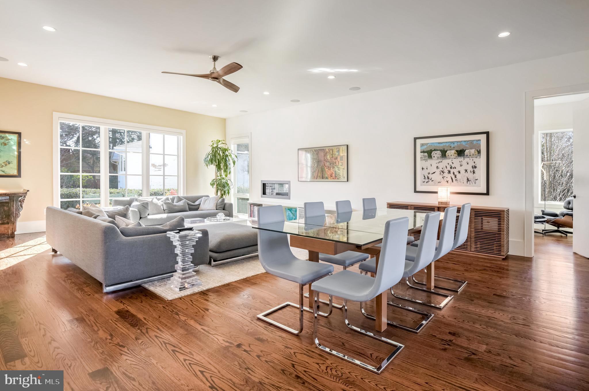 COUNTRY CLUB HILLS - Residential