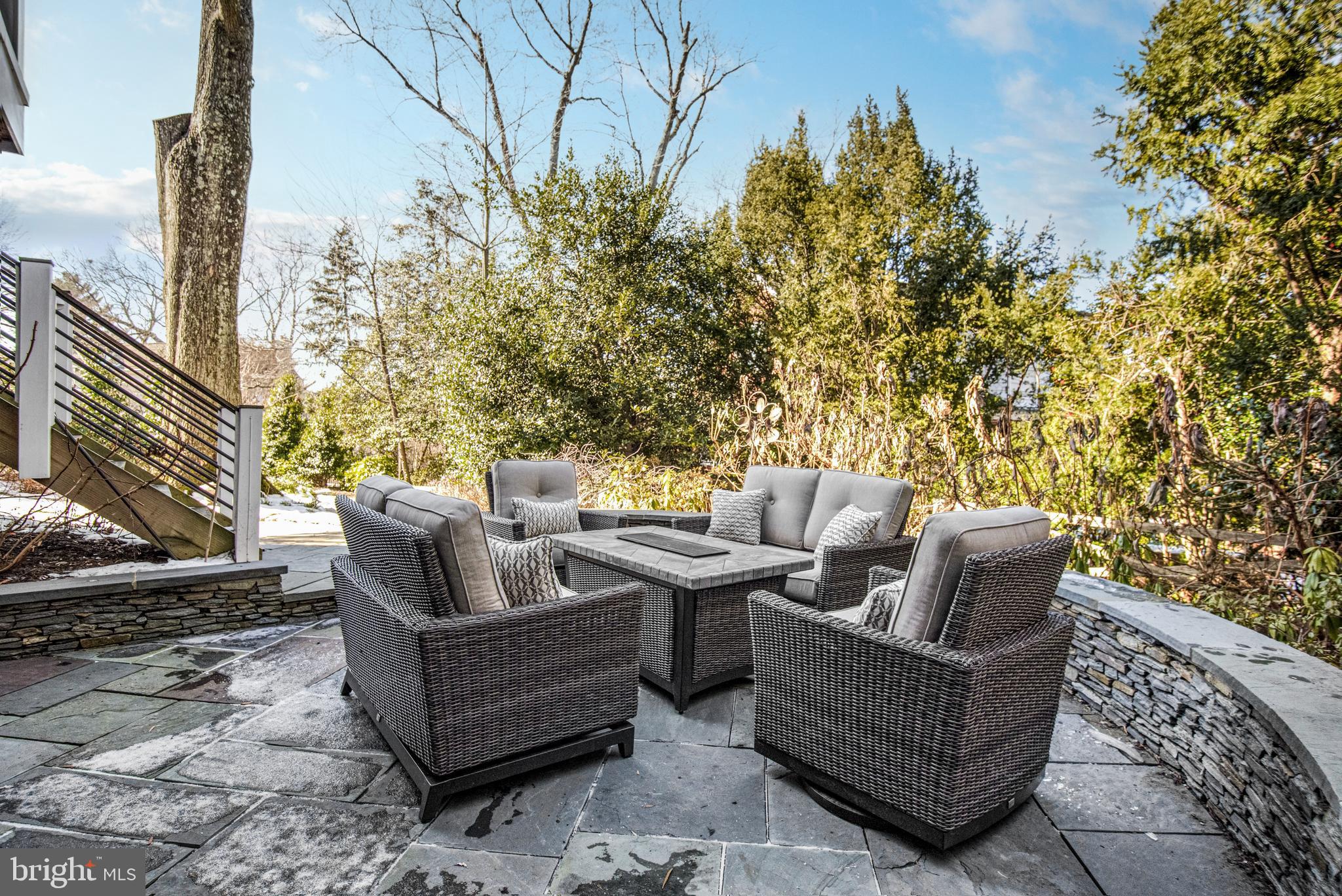 COUNTRY CLUB HILLS - Residential