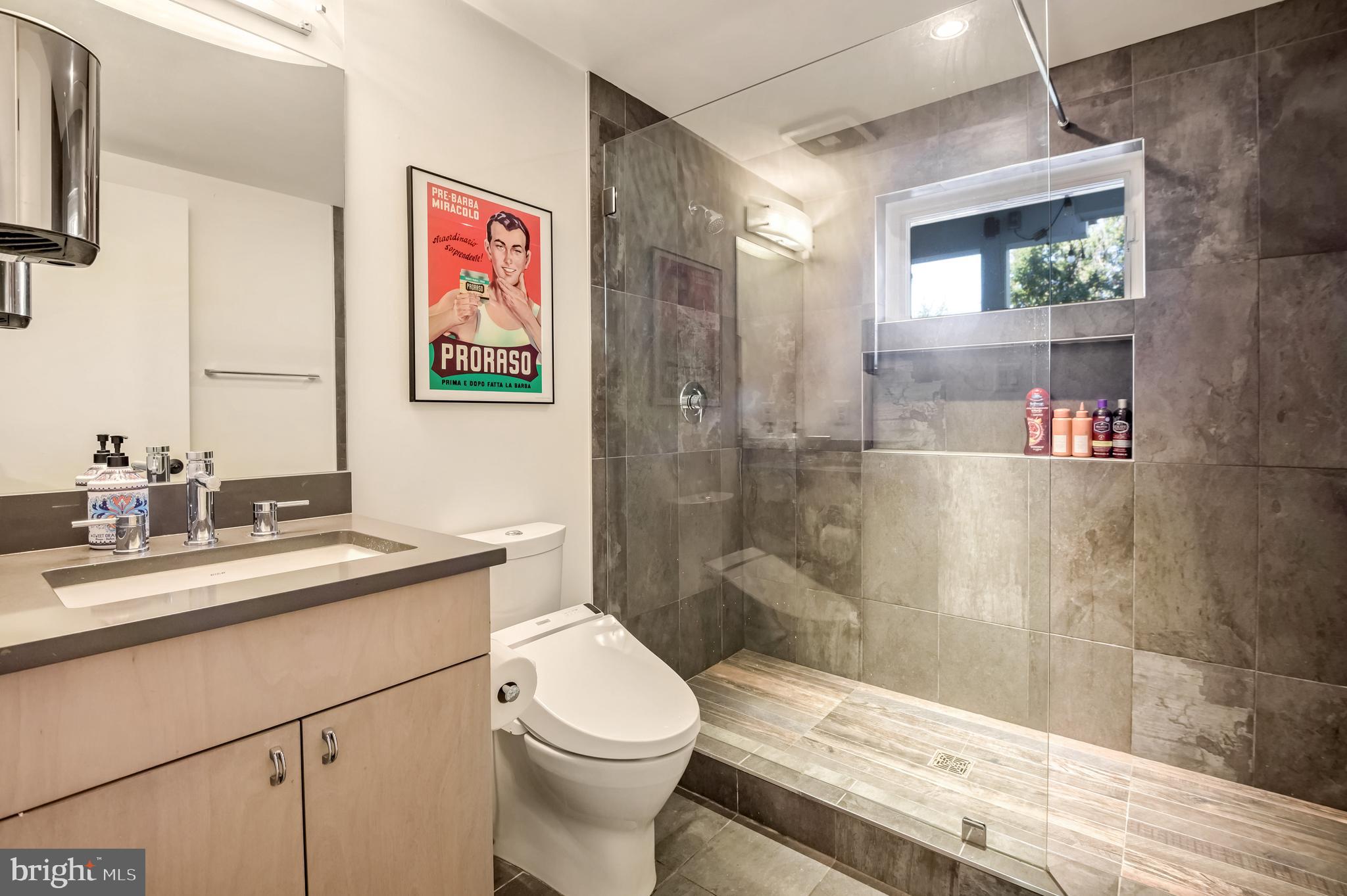 COUNTRY CLUB HILLS - Residential