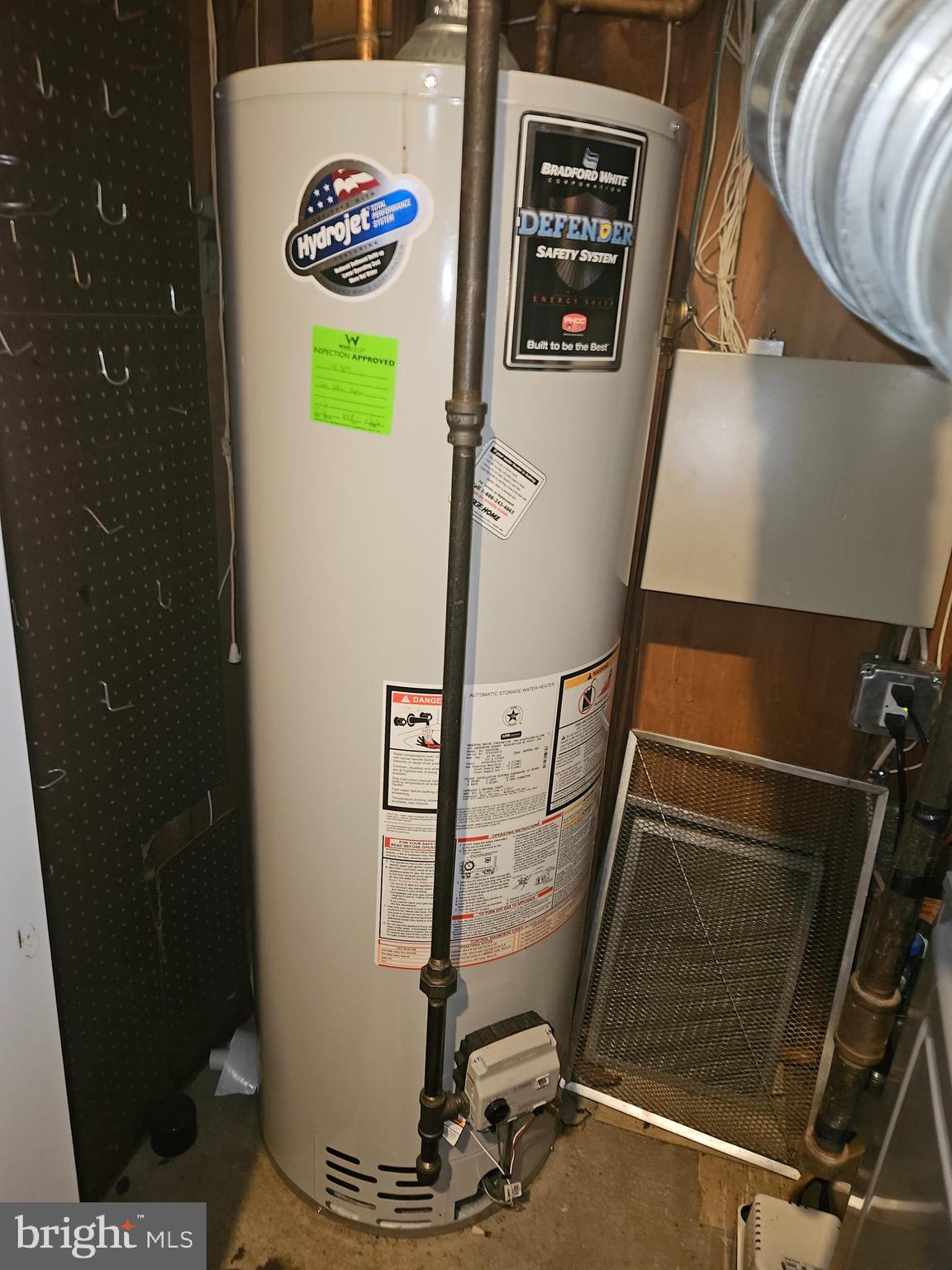 WHITFIELD GARDENS - Residential